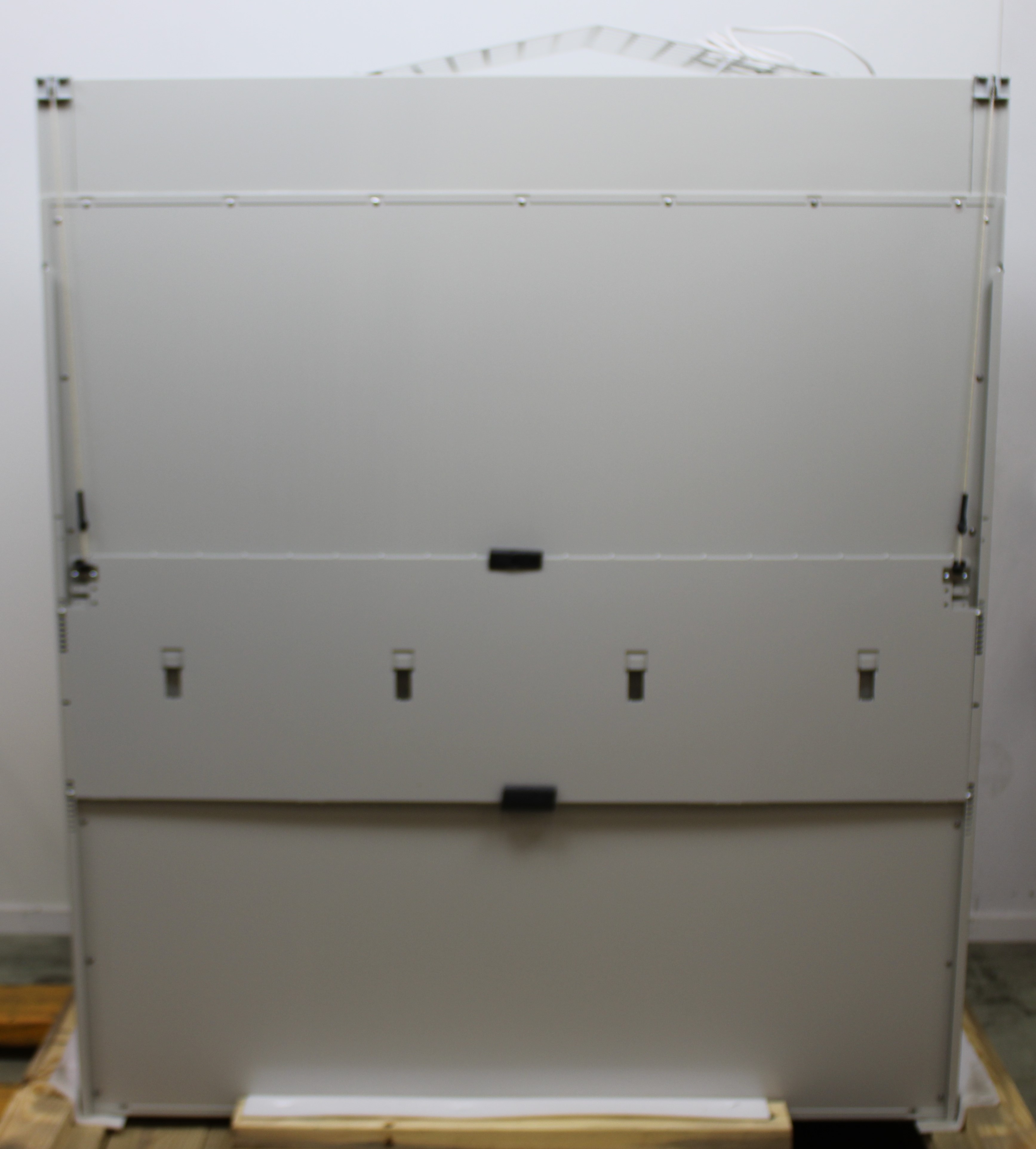 Thermo 1300 SERIES A2 Biological Safety Cabinet Adjustable Stand UV Light