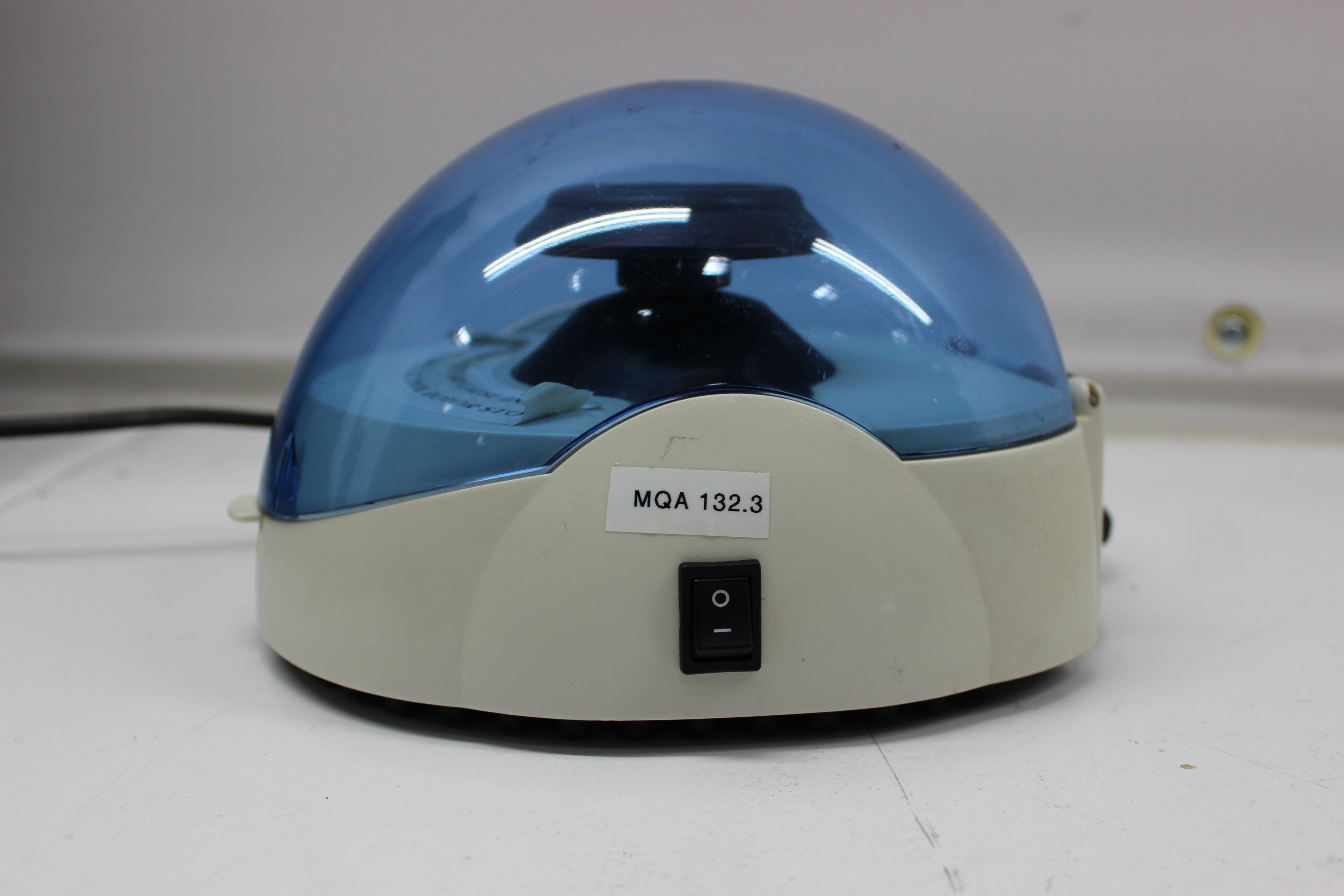 Unknown 6K Mini Centrifuge Benchtop Microcentrifuge 6000 RPM, Serial IQD878A