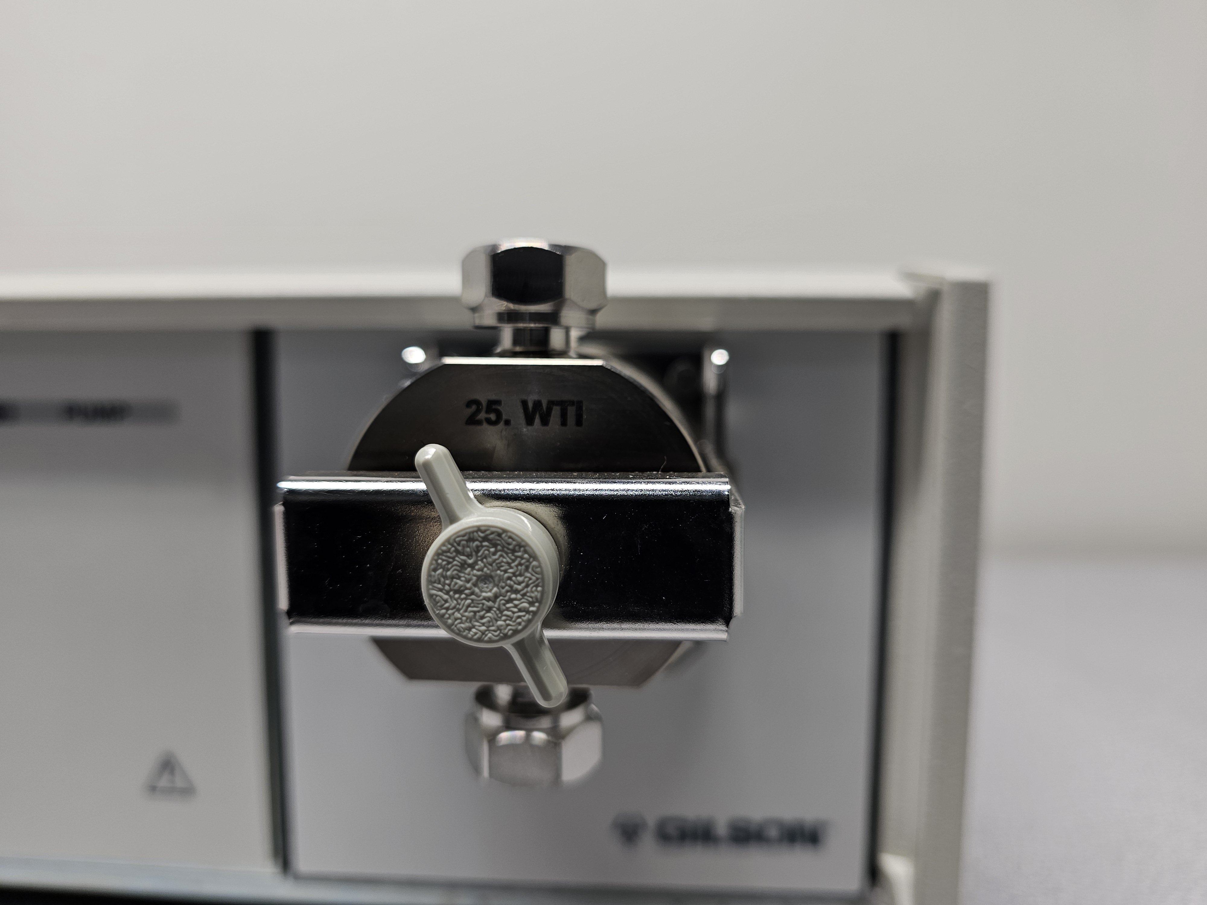 Gilson 306 HPLC Pump Analytical to Preparative Flow Rates Used Powers On