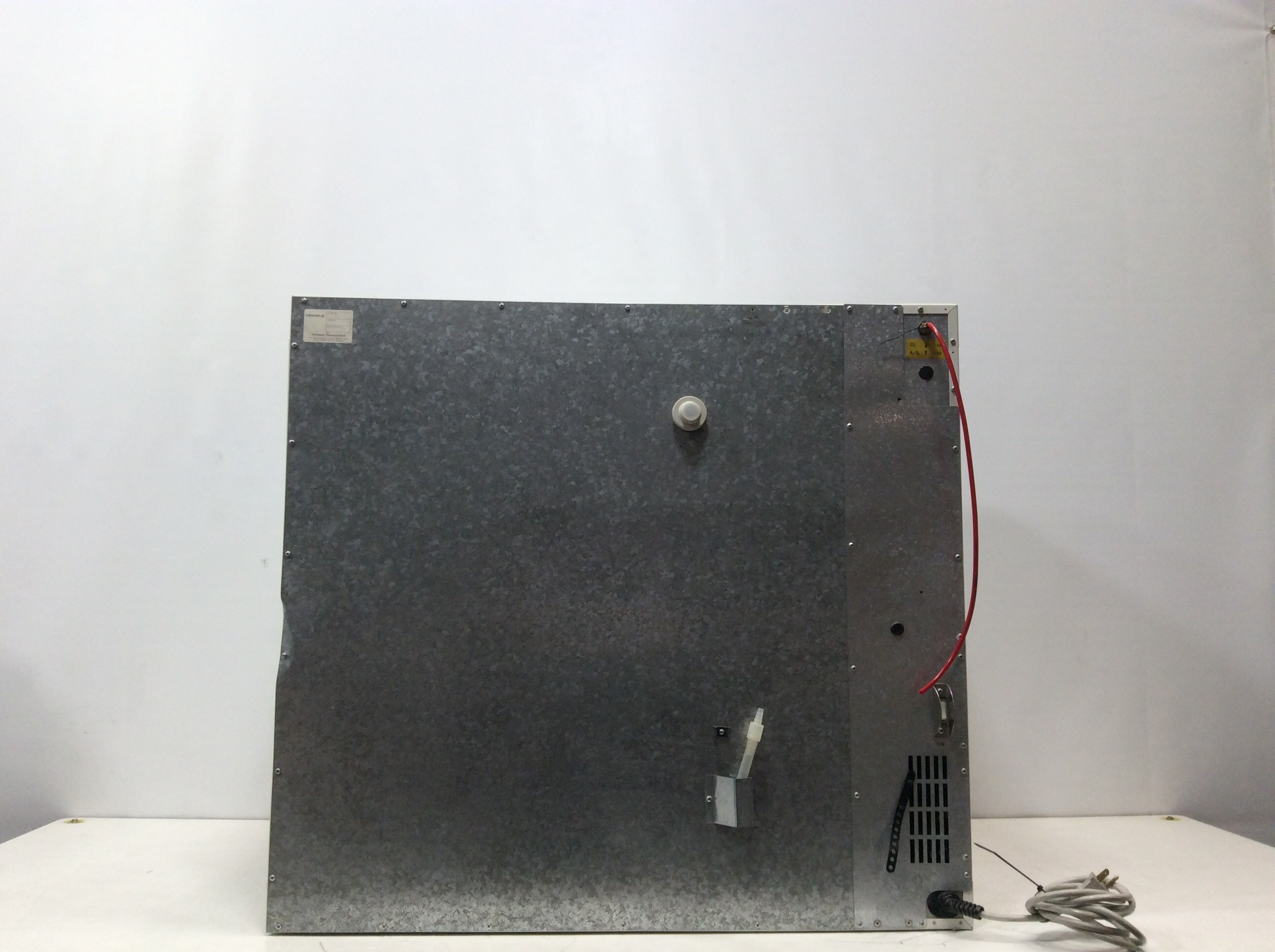 Heraeus BB 6220 CO2 Incubator Microprocessor Controlled 220L Capacity Used