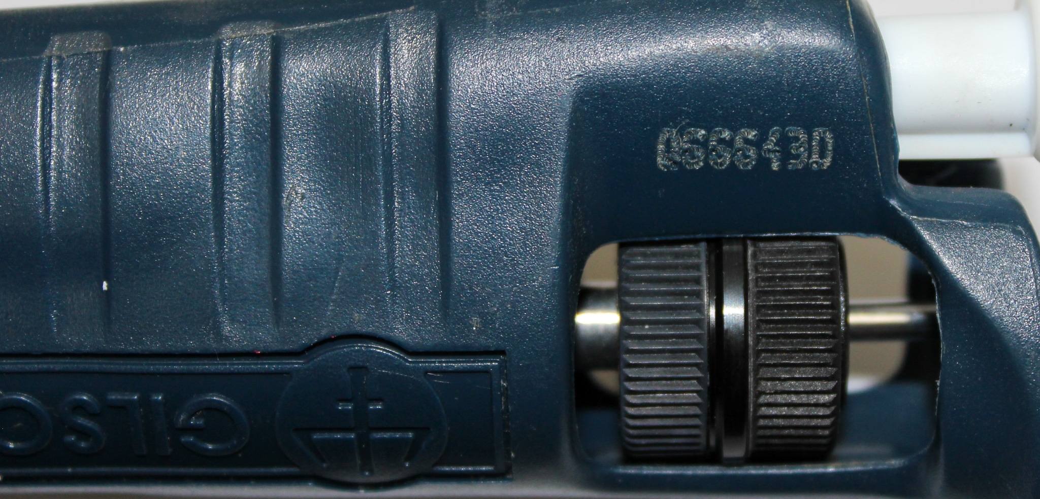 Gilson P1000 Manual Pipet Variable Volume 1000 Micro-liter Used Very Good