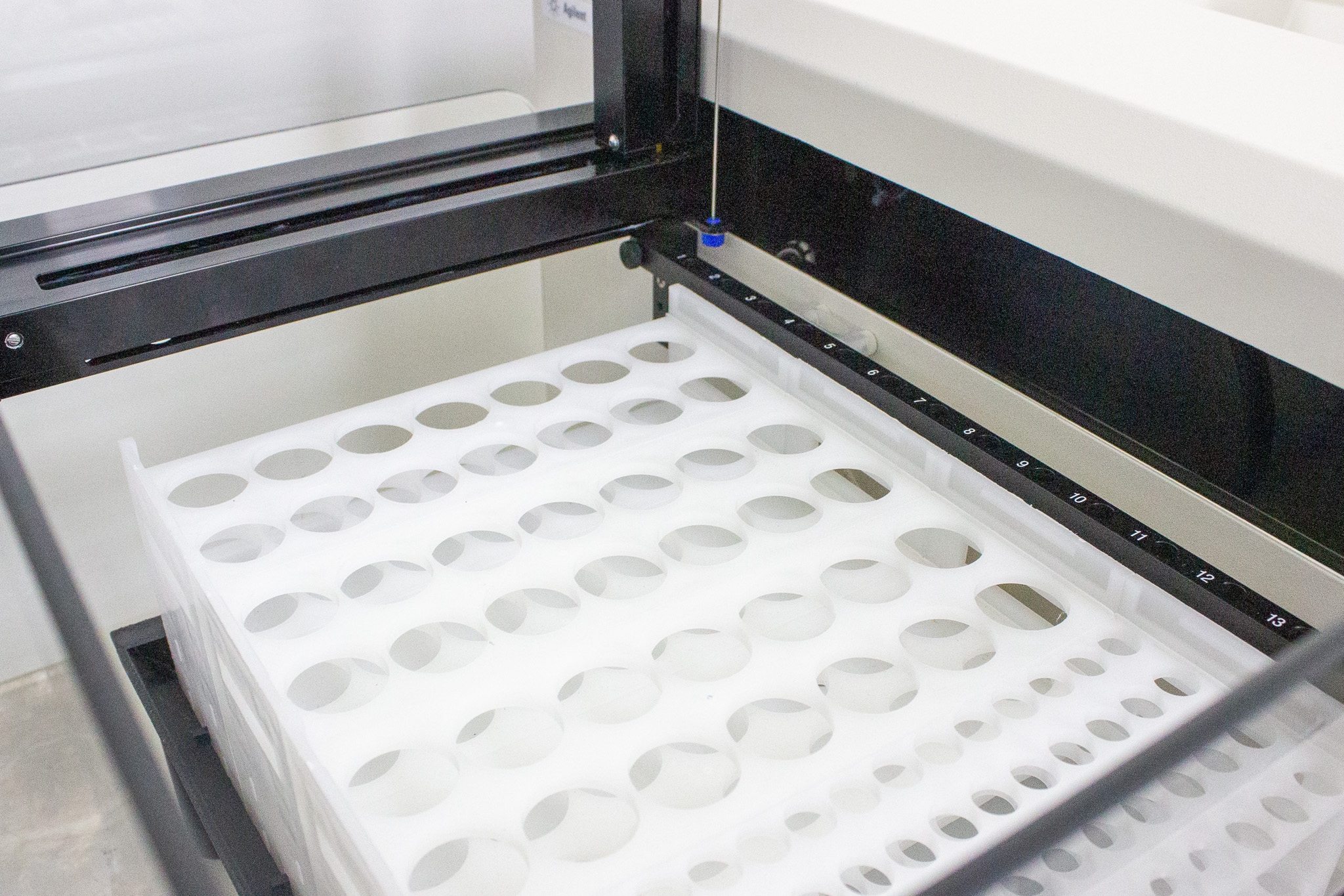 Agilent G1811A Auto Sampler Robotic XY Stationary Racks Automation