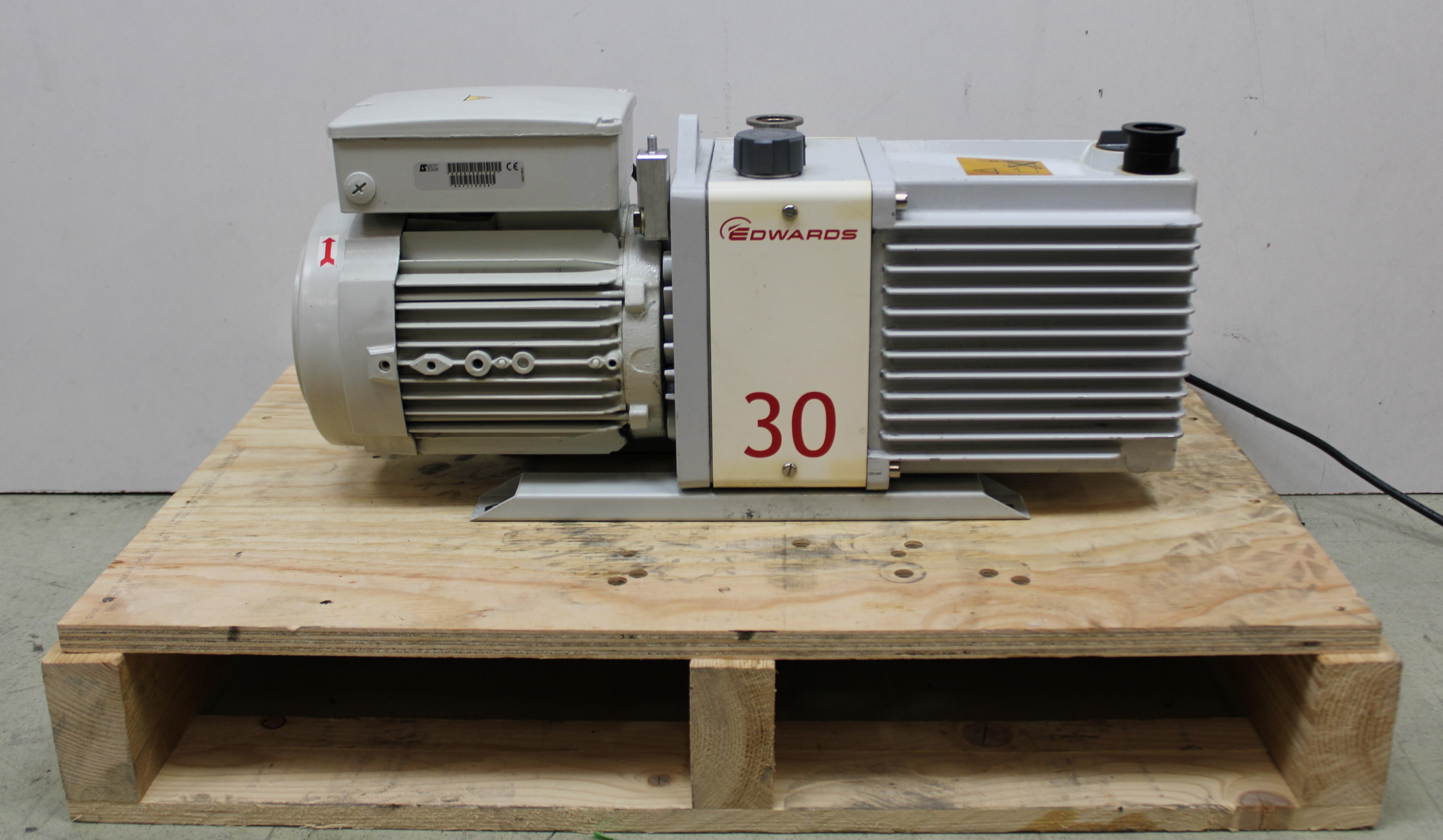 Edwards E2M30 Vacuum Pump Rotary Vane 11.4 cfm 1 Torr For Lab Gas Analysis