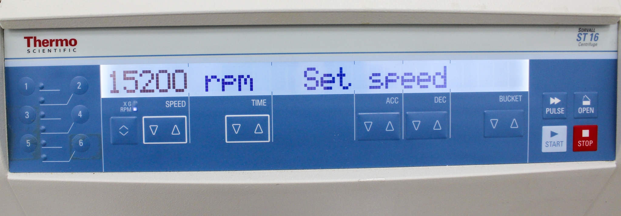 Thermo Sorvall ST 16 Benchtop Centrifuge 120V w/ Rotor Cell/Clinical Use