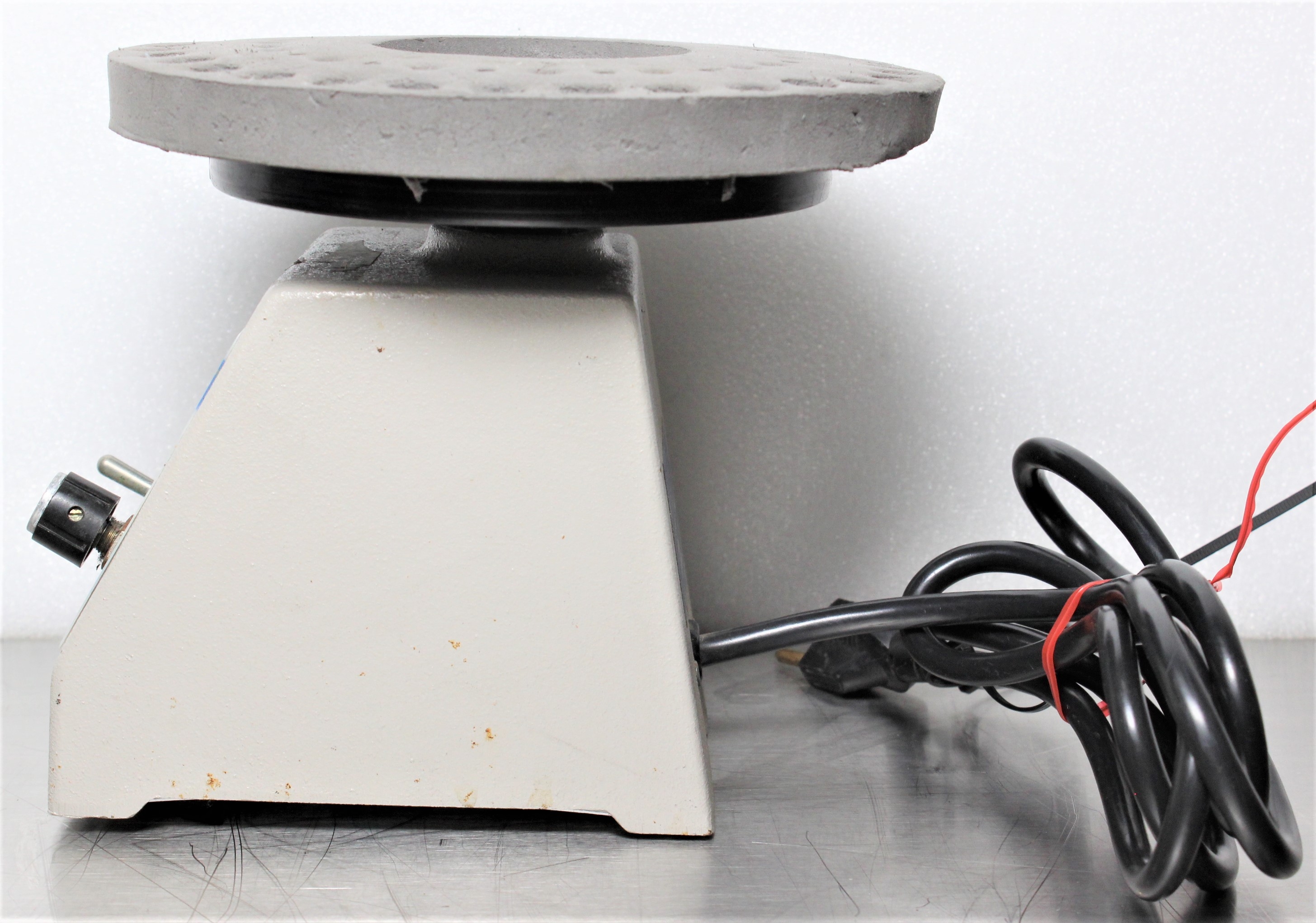 VWR Vortex-Genie 2 G-560 Benchtop Vortexer Rotator Shaker 600-3200 RPM 120V 60Hz