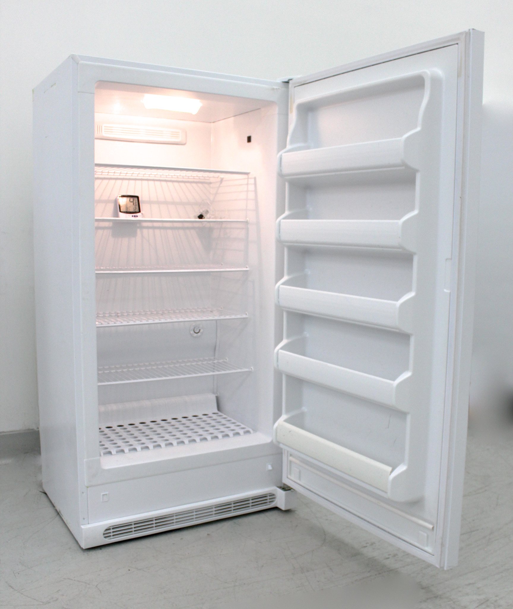 Frigidaire FFRU17B2QWA Lab Refrigerator 17 Cu. Ft. Capacity White