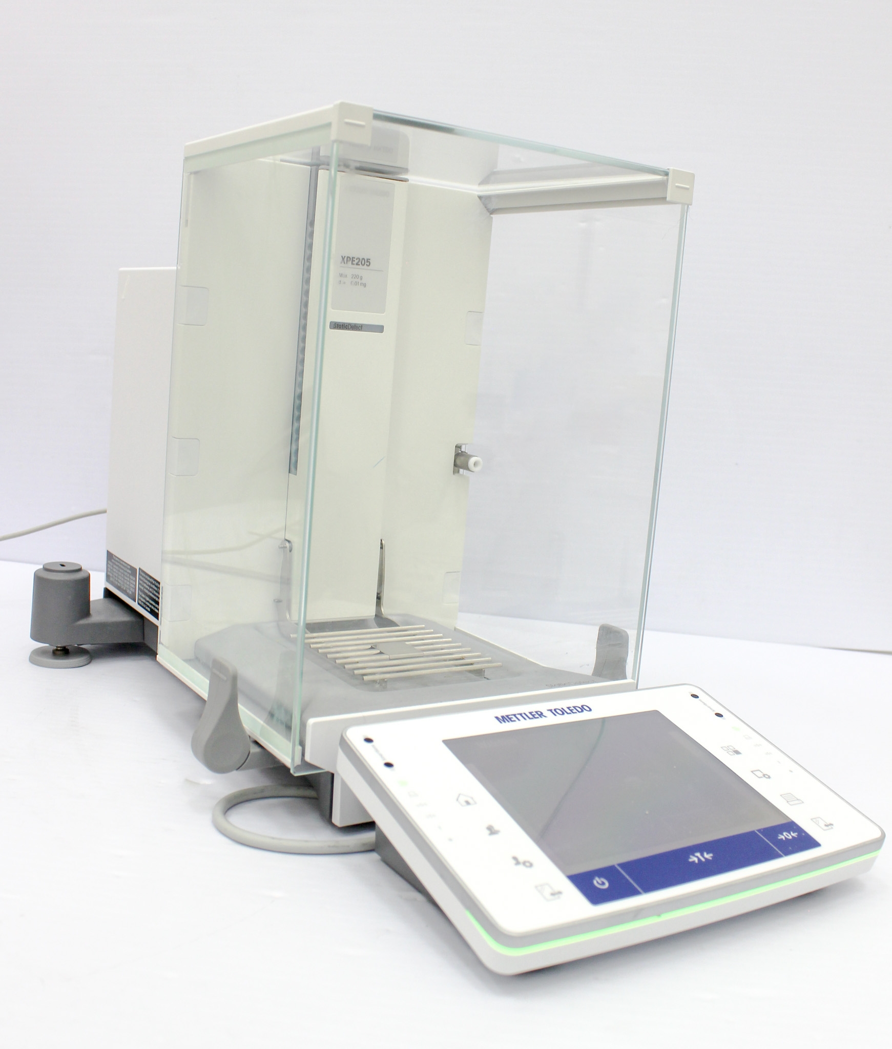 Mettler Toledo XPE205 Analytical Balance 220G 0.01MG Features Automatic Calibration
