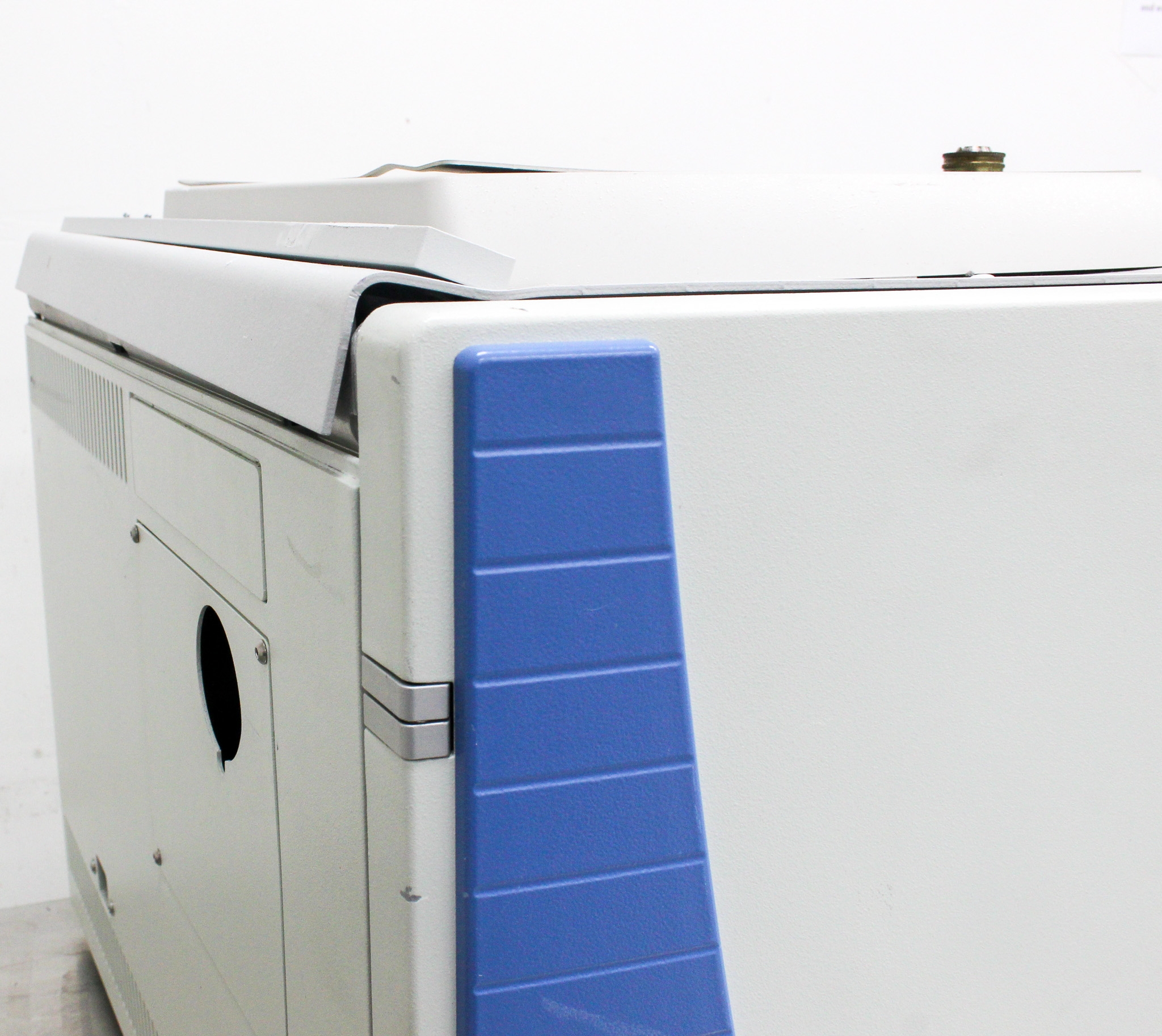 Thermo K27300000000070 Gas Chromatograph For Parts Requires Repair