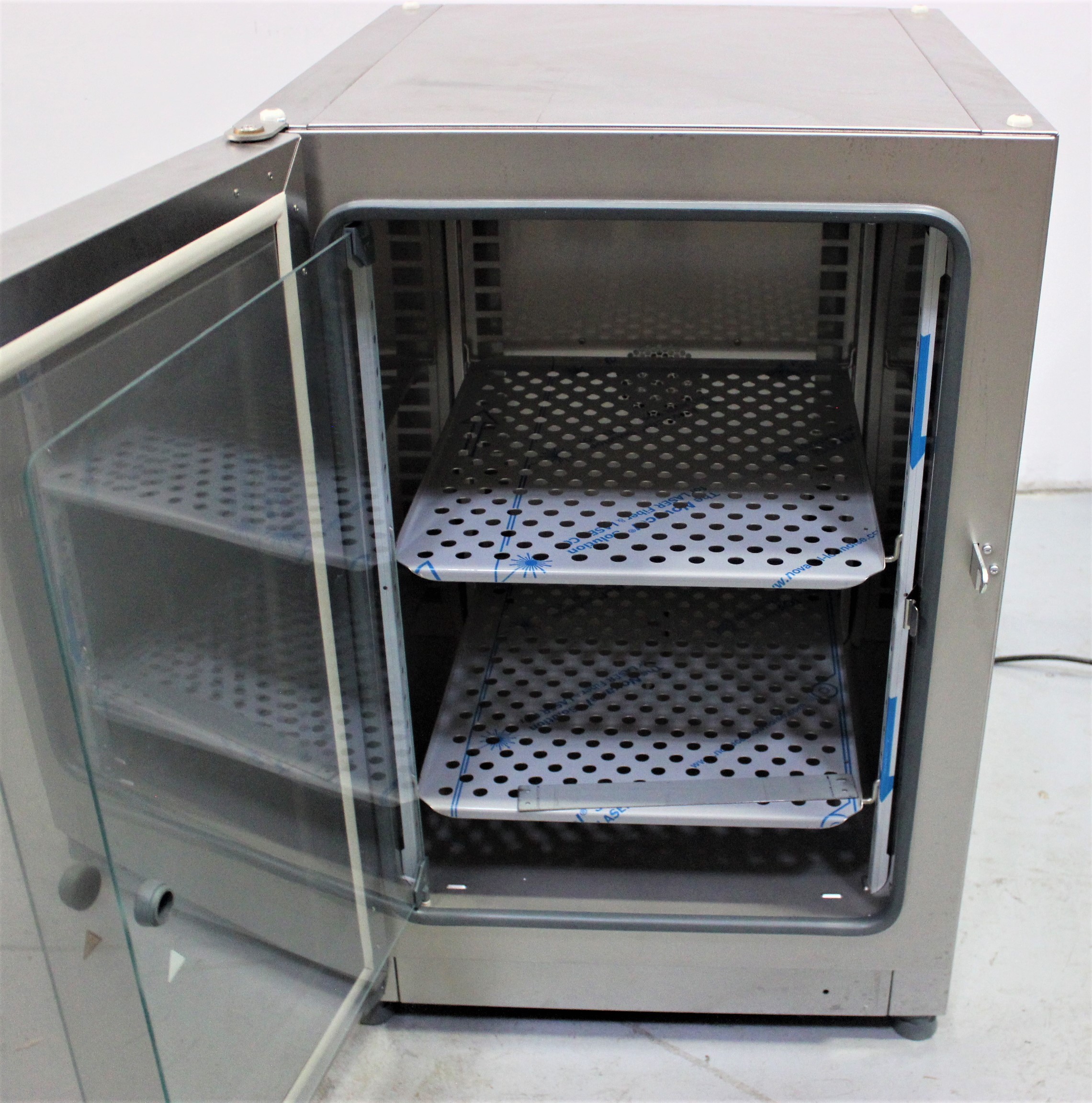 Fisherbrand 15-103-0503 Laboratory Gravity Convection Oven, 105L Capacity