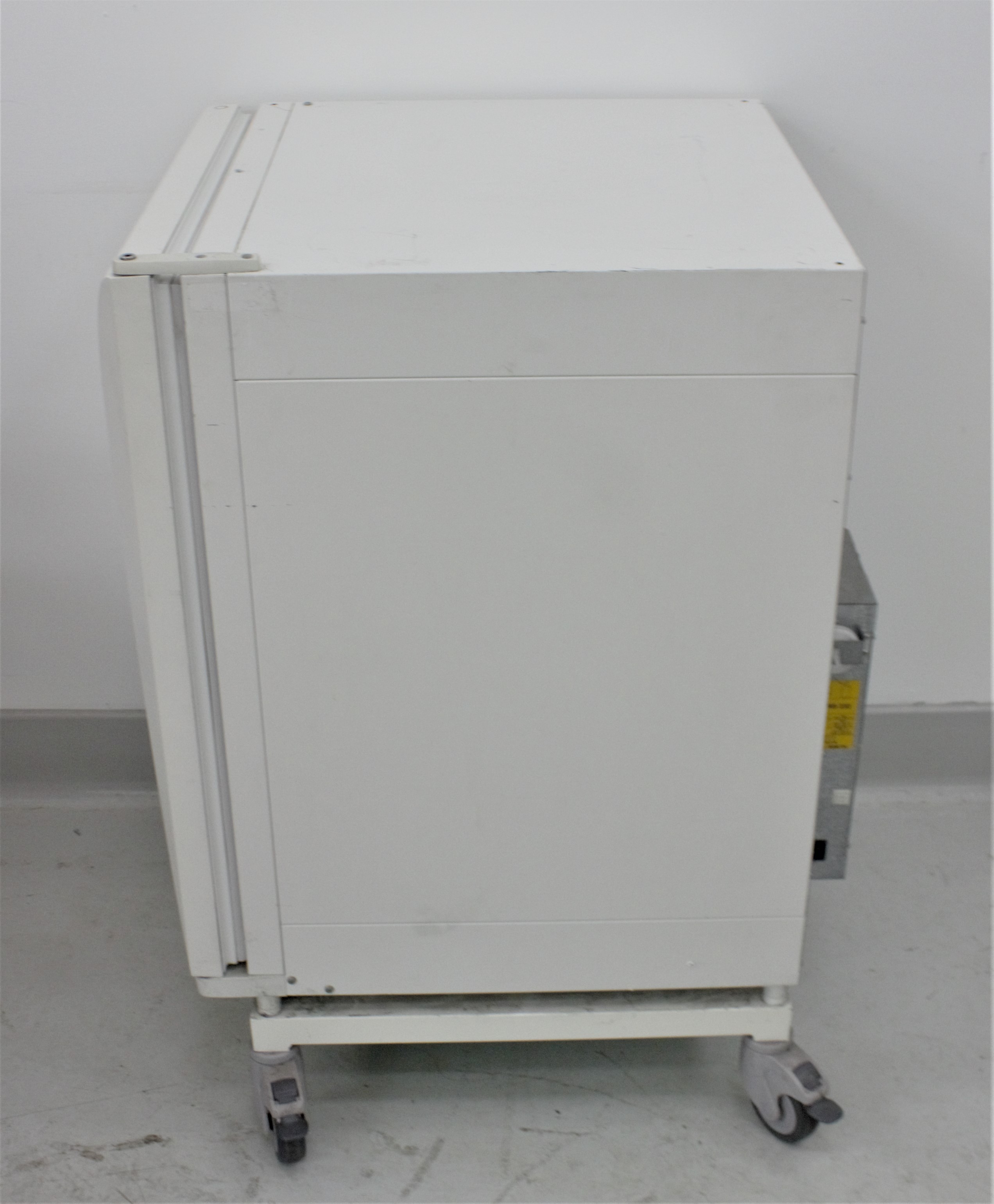 Kendro HERAcell Incubator CO2 Temp 3C-55C Cap 5.4 Cu Ft Copper Chamber