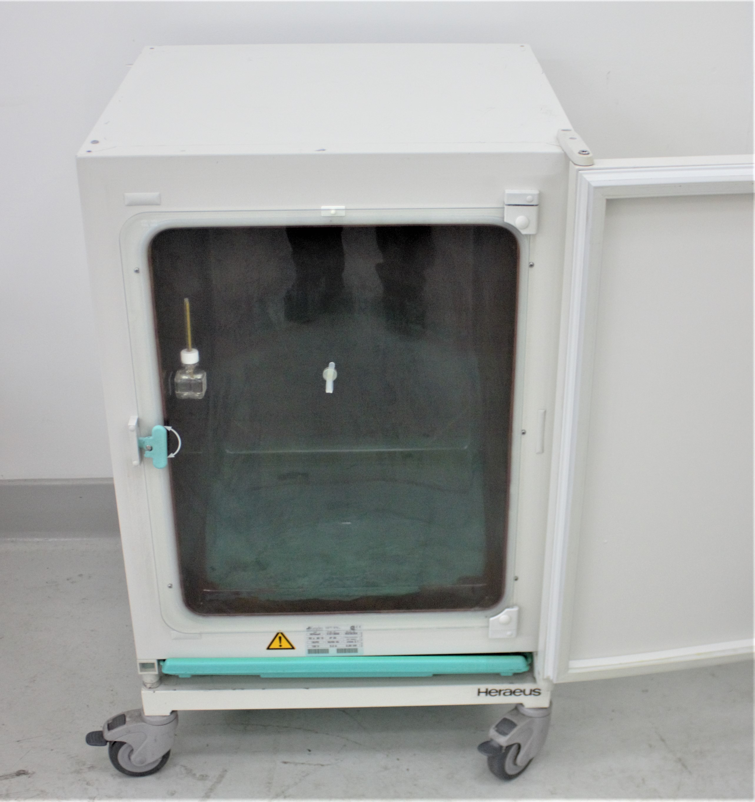 Kendro HERAcell Incubator CO2 Temp 3C-55C Cap 5.4 Cu Ft Copper Chamber