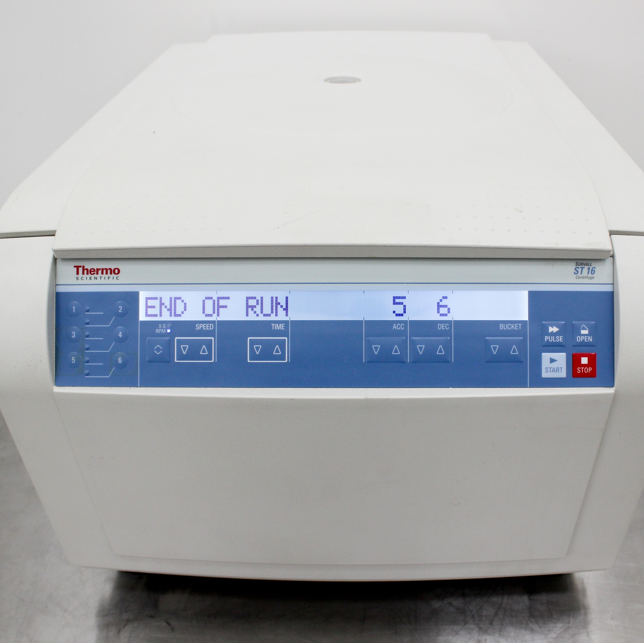 Thermo Sorvall ST 16 Benchtop Centrifuge 120V w/ Rotor Cell/Clinical Use