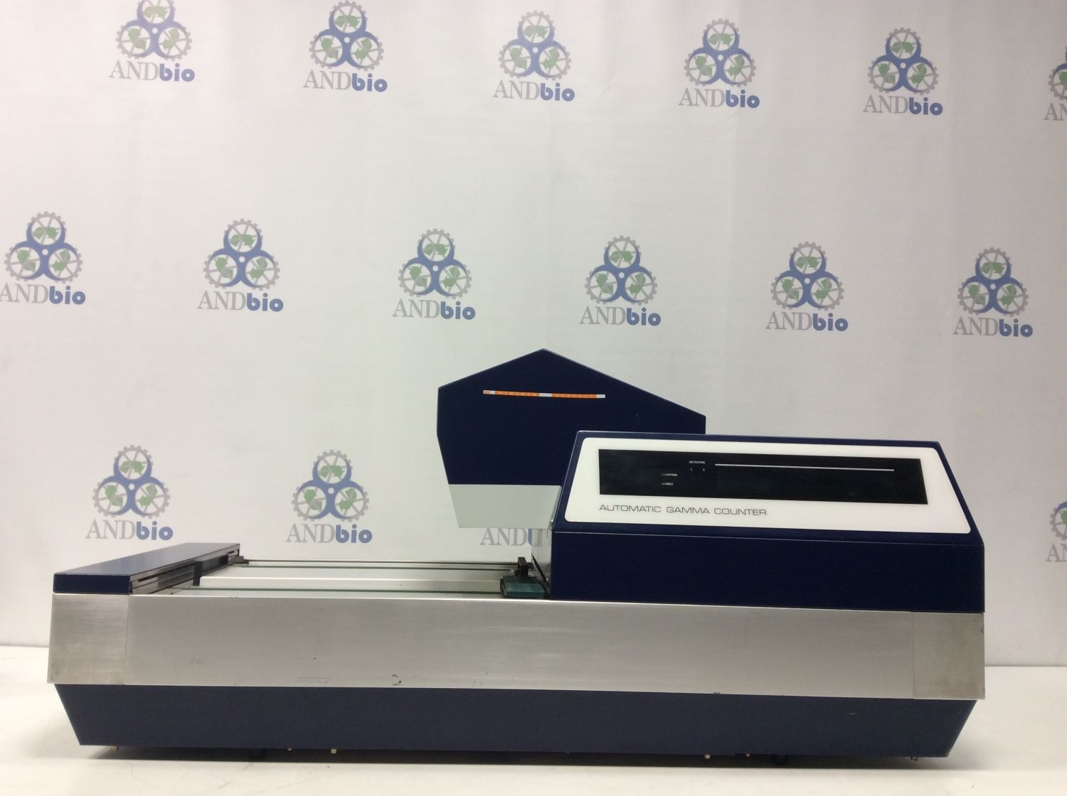 LKB 1272 CliniGamma Gamma Counter 500 Sample Capacity Dual Channel Fair