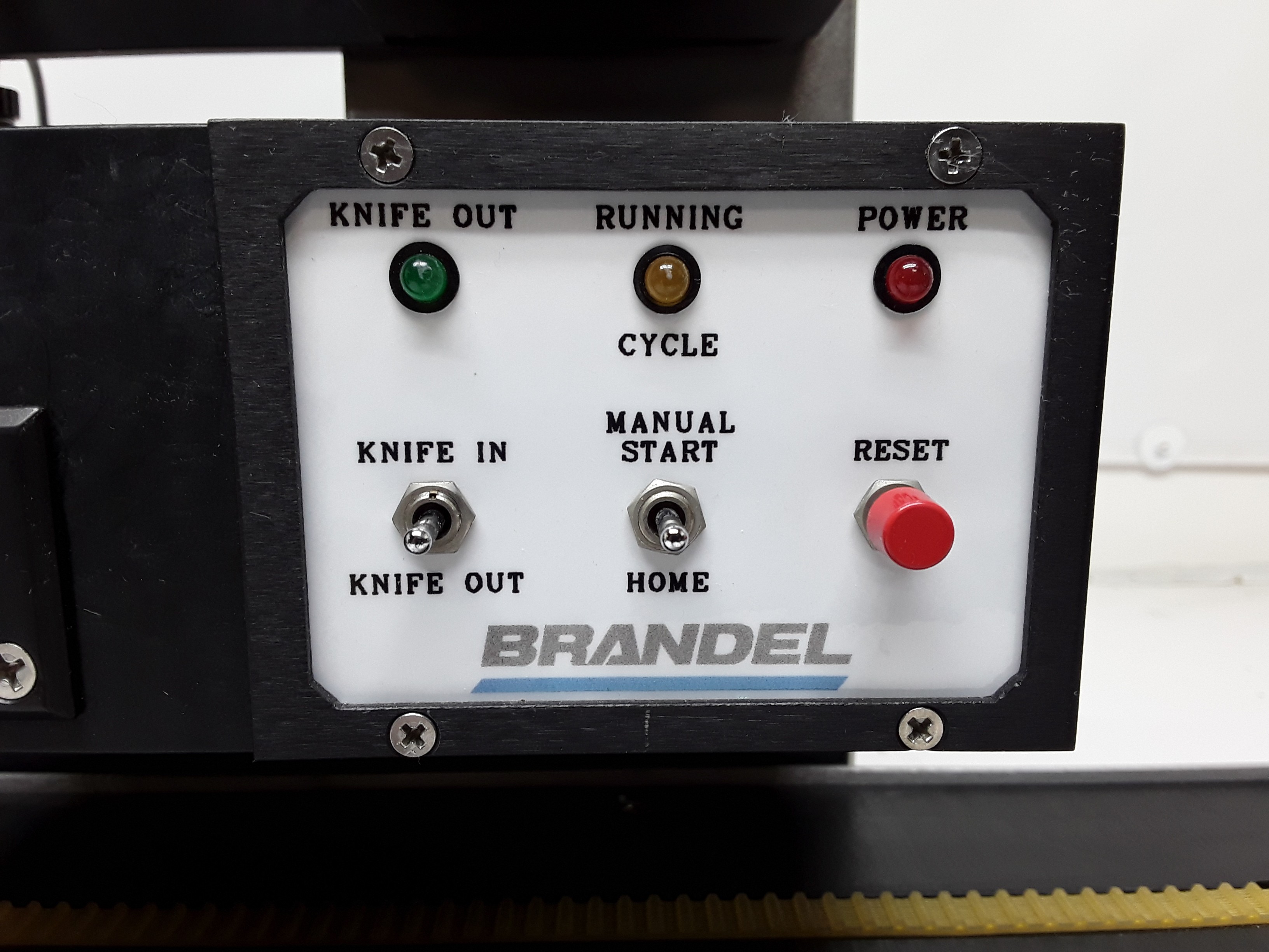 Brandel RS-3000 Plate Sealer Fully-Automated Silicon Adhesive Applicator