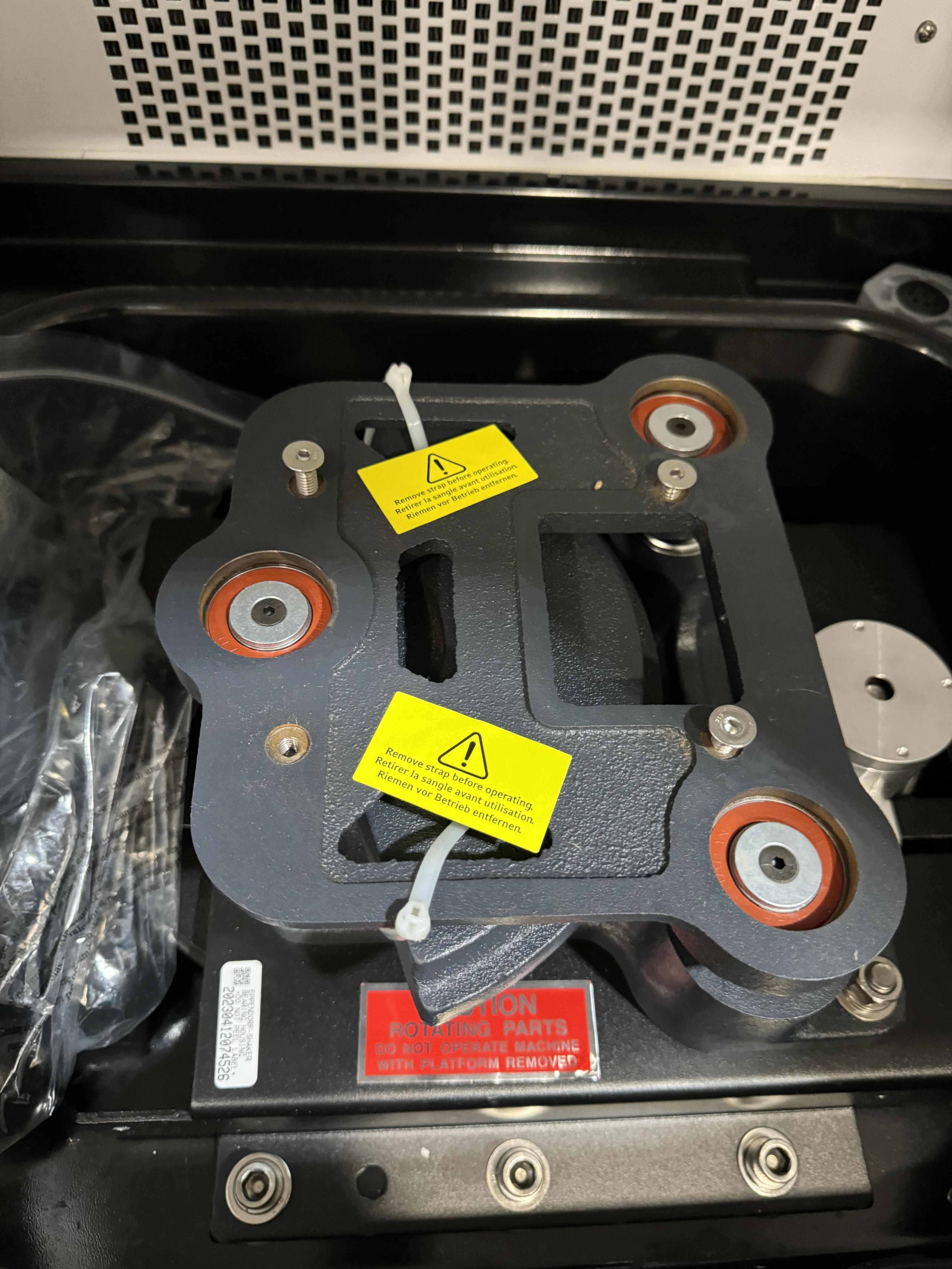 Eppendorf Innova 42R Incubator Shaker 25-400 RPM for Lab Use, New Condition