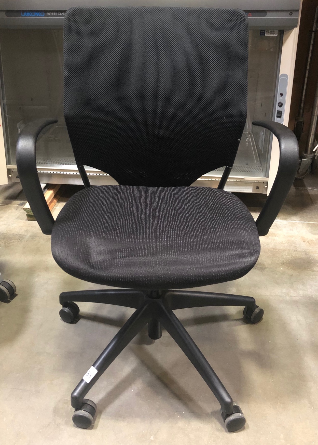 Unknown n/a Facility Chair Black Office With Armrests And Wheeled Base TK
