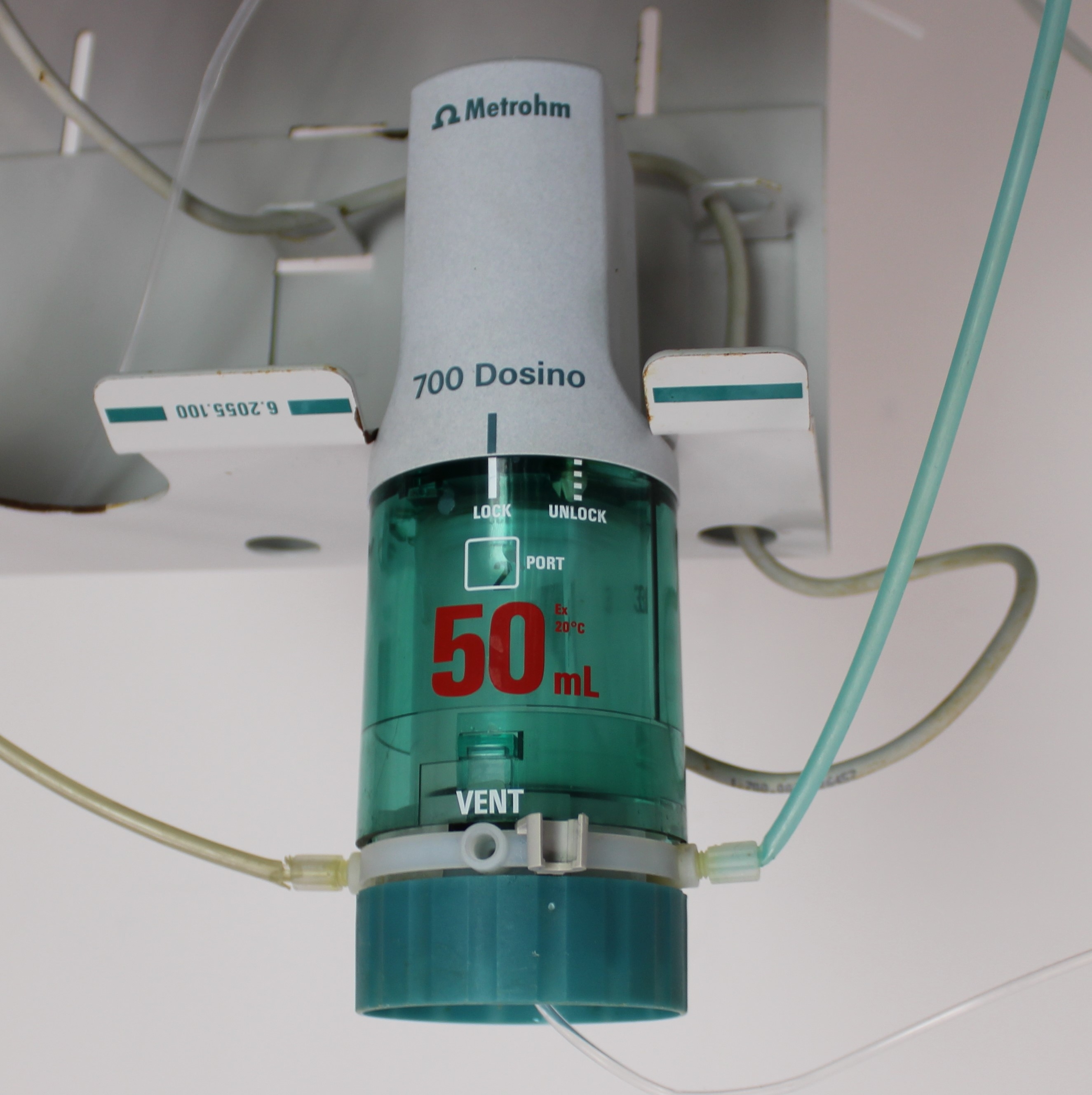 Metrohm 809 Titrando Ion Analyzer Conducts Dynamic Titration with Accessories