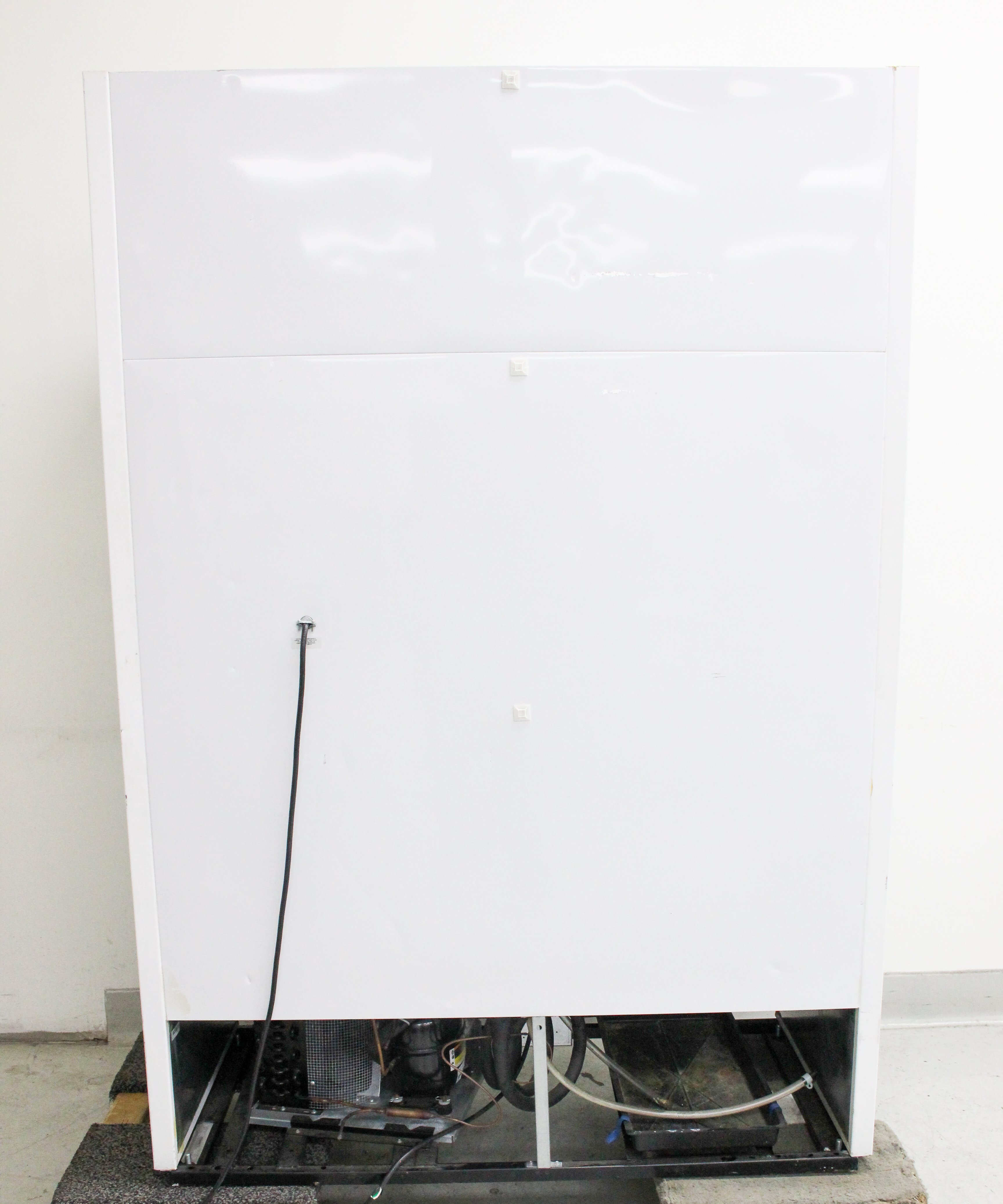 True GDM-49-LD Refrigerator Merchandiser Dual Swing Doors LED Display 38F