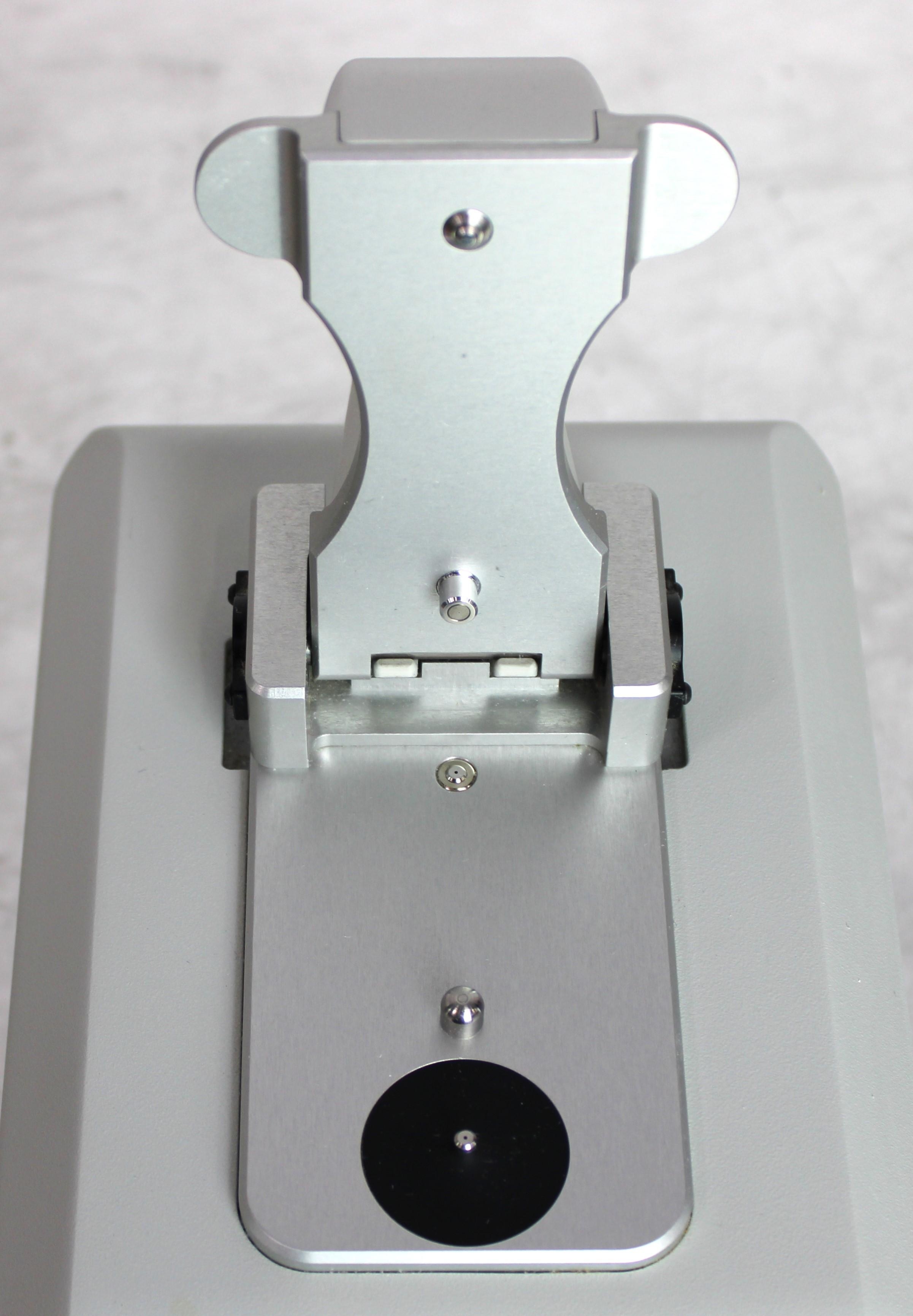 Thermo NanoDrop 2000 UV-Vis Spectrophotometer E112352 Compact Micro UV-Vis