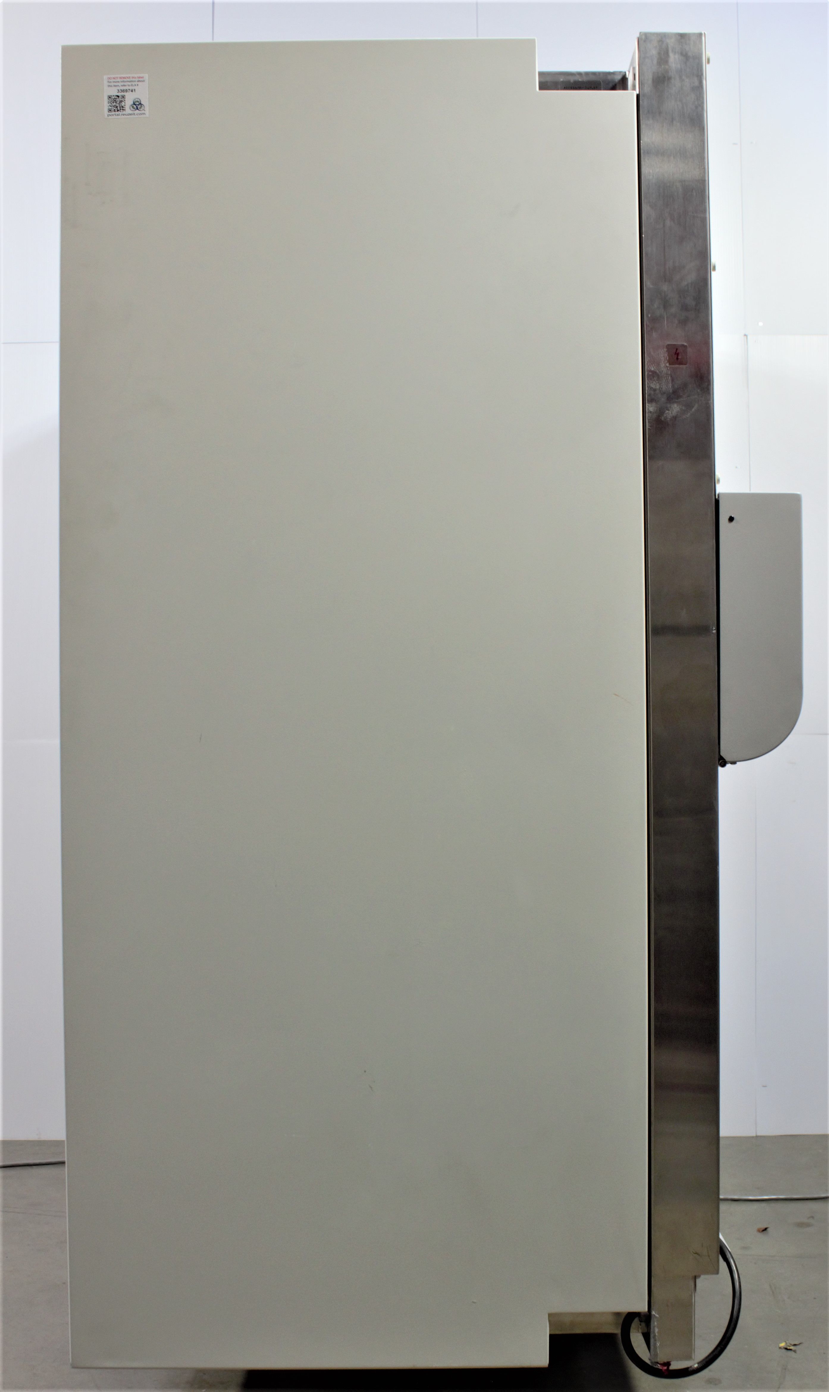NuAire NU 425 Class II A2 Biosafety Cabinet Ergonomic Flow Control