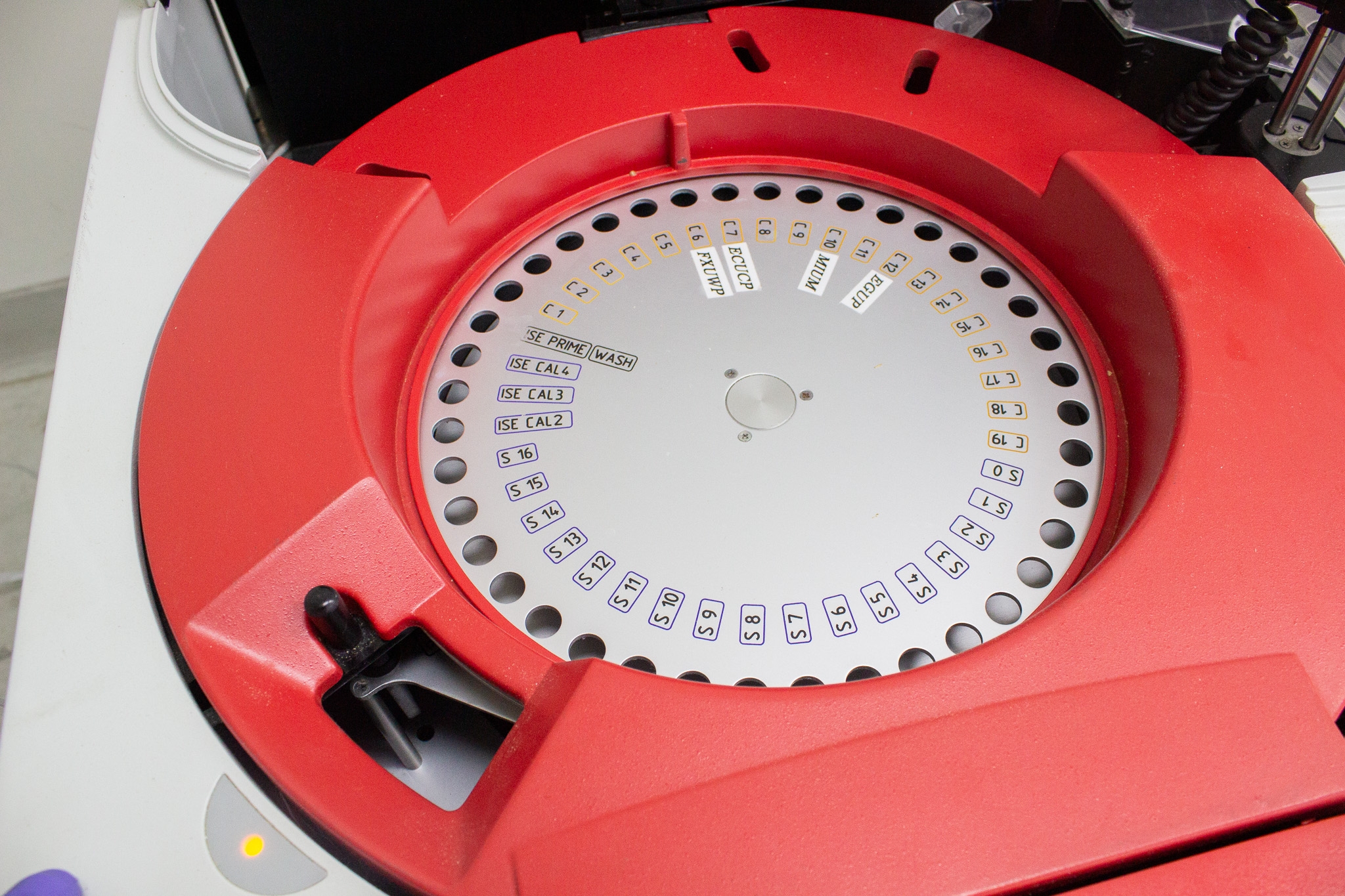 Thermo Konelab 30 Chemistry Analyzer 300 Tests/hour 84 Samples Used