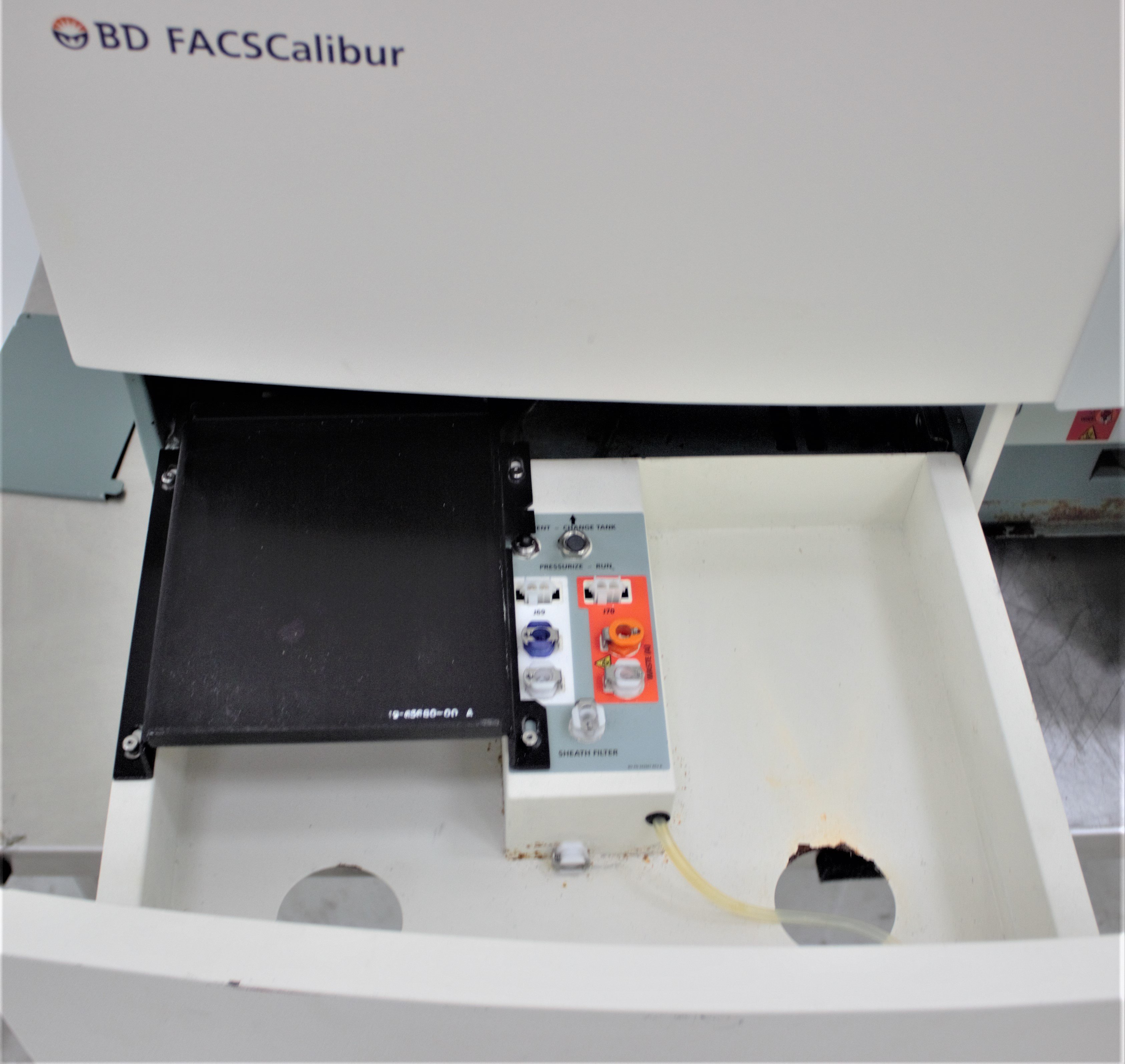 BD FACScaliber Cytometry Flow Cytometer with Analysis & Sorting Capabilities