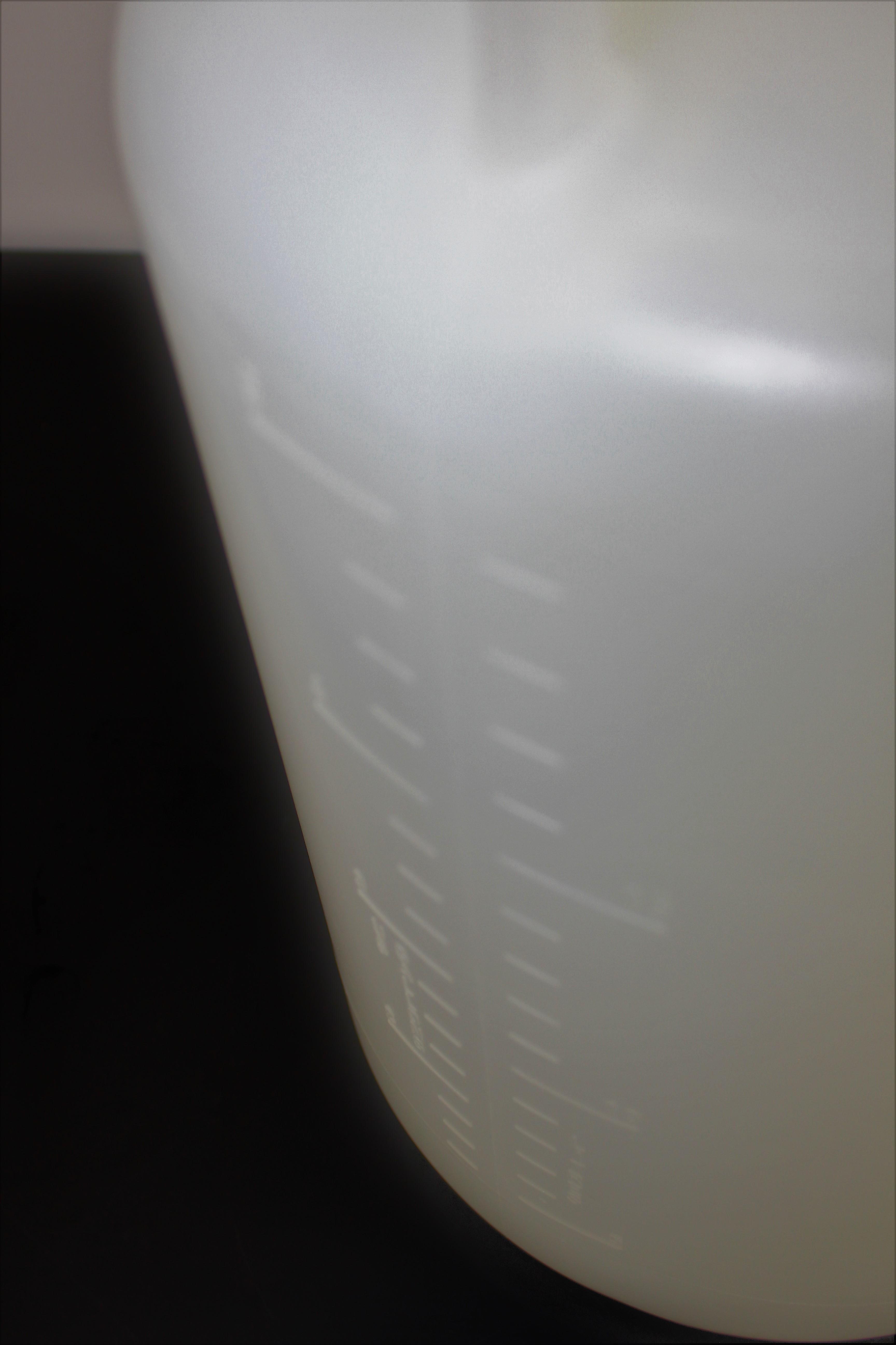 VWR Round Carboy 20L Narrow Mouth for Solution Storage and Dispensing