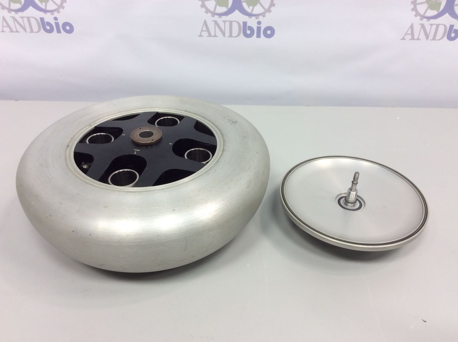 Sorvall HB4 Rotor 4x50ml Centrifuge 27600g Max RCF 13000 RPM Used