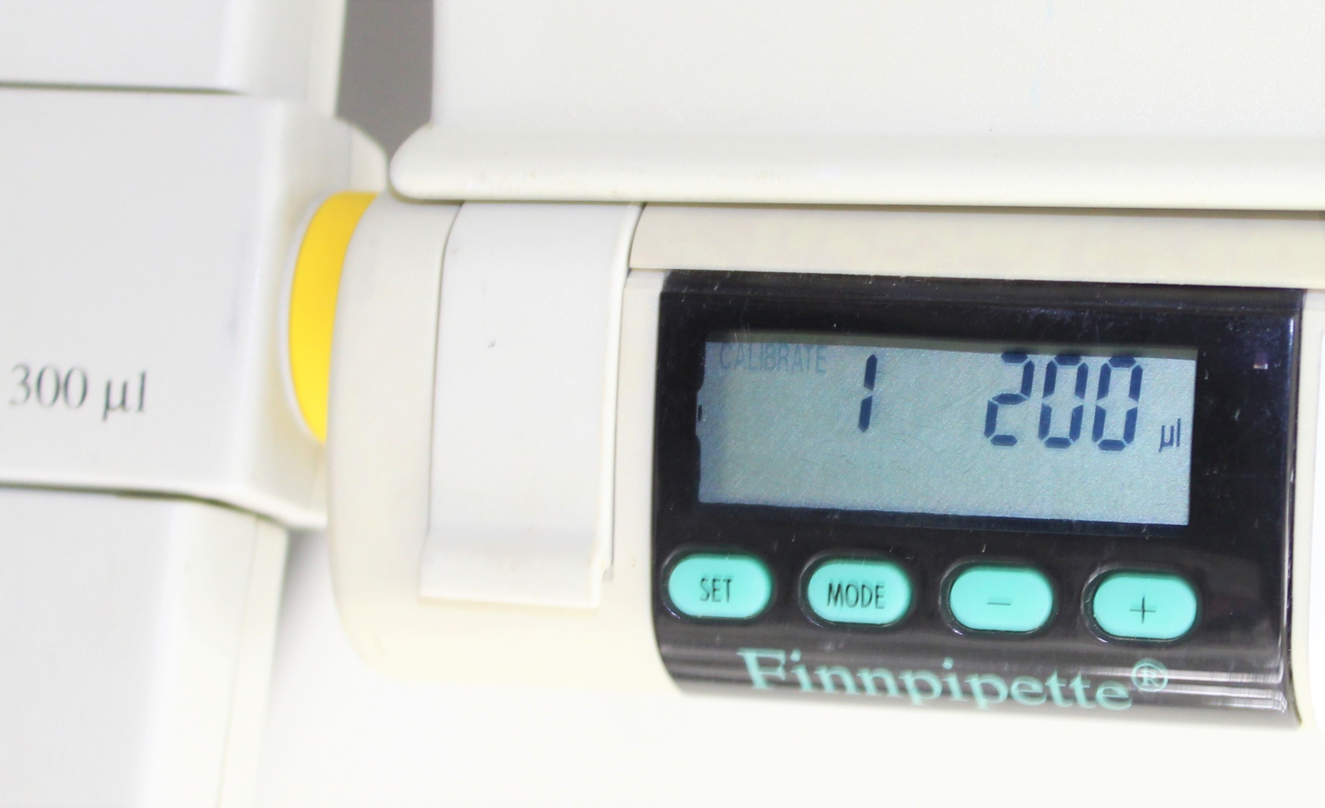 Thermo Finnpipette 300-12 Digital Multichannel Pipette 300 uL Very Good