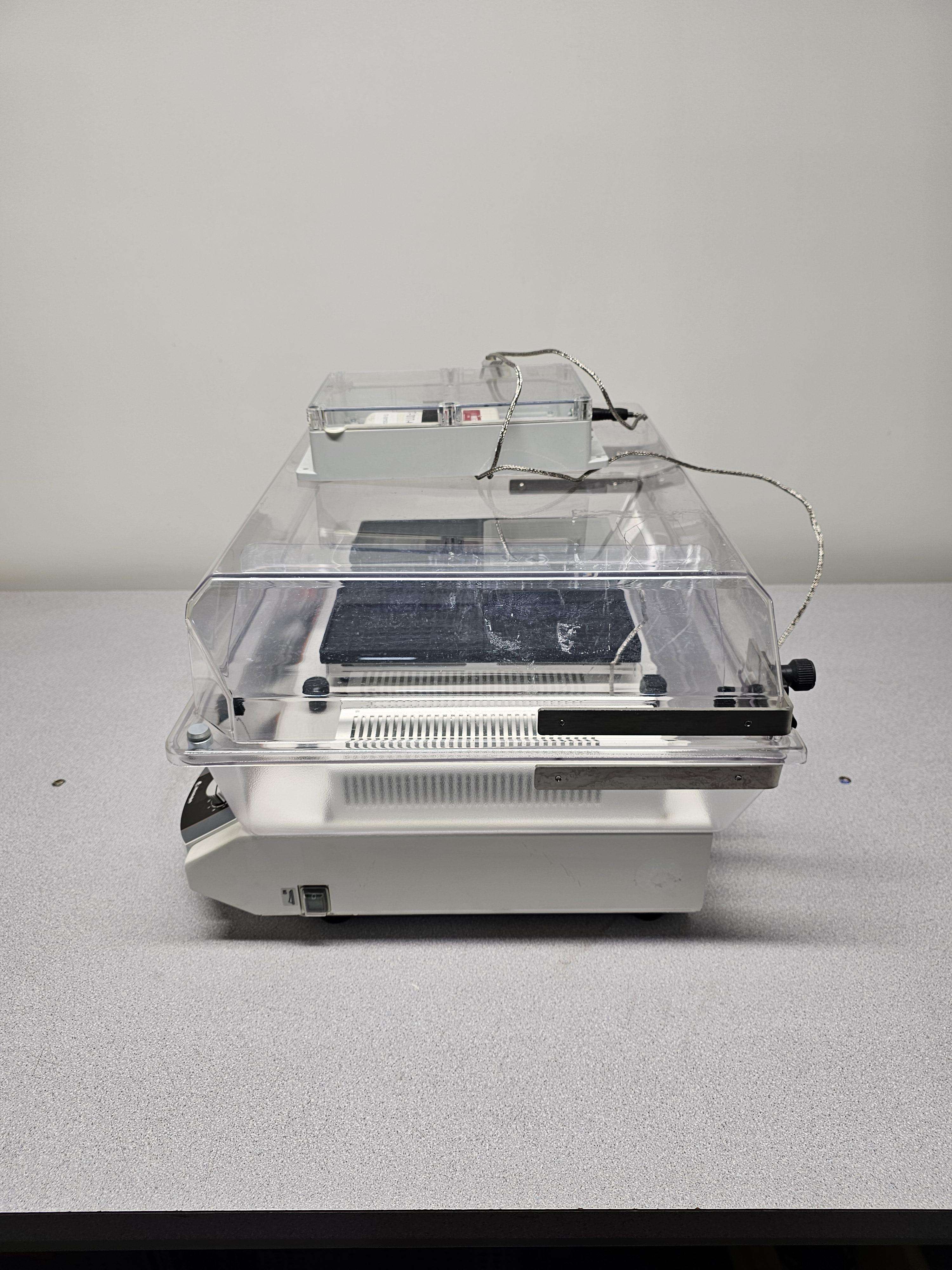 Heidolph Titramax 1000 Vibrating Incubator Shaker 1350 RPM 6 Plate Capacity