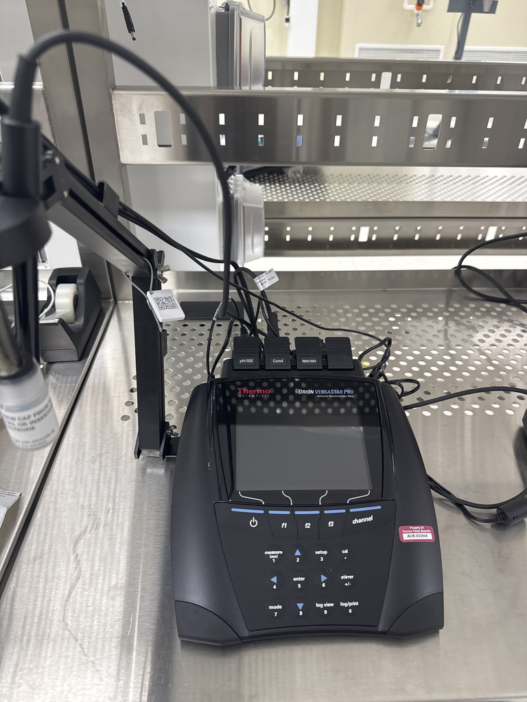 Thermo Orion VersaStar Pro Meter pH/Temperature Analyzer Includes Computer