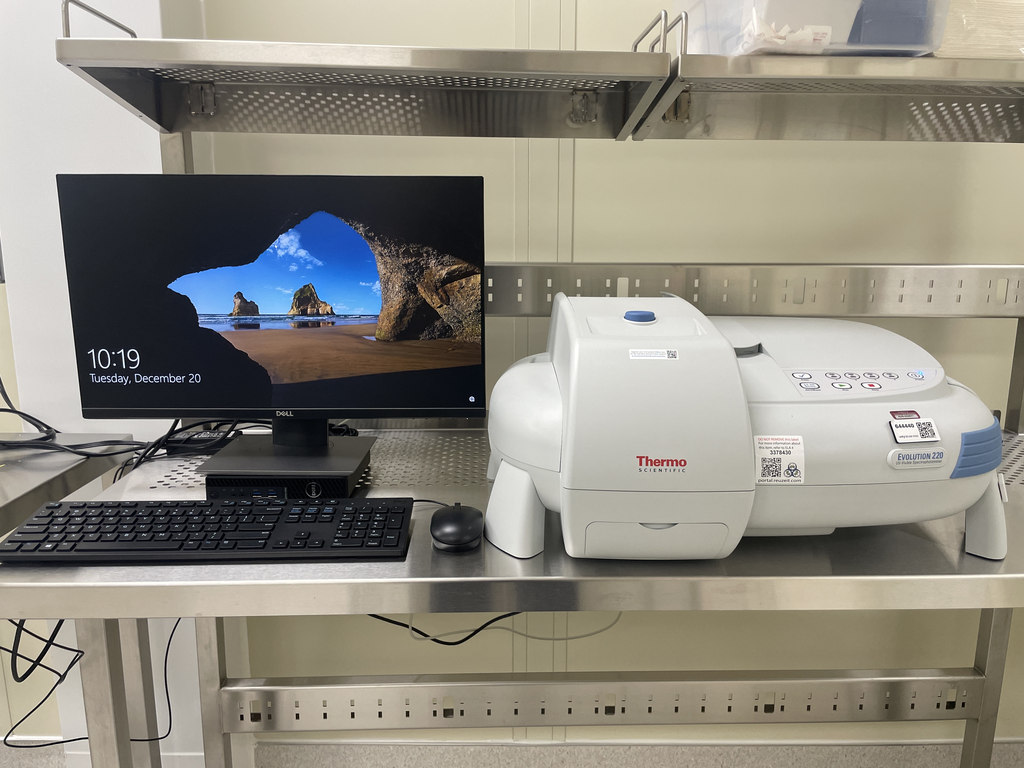 Thermo Evolution 220 UV-Vis Spectrophotometer Includes Computer Software