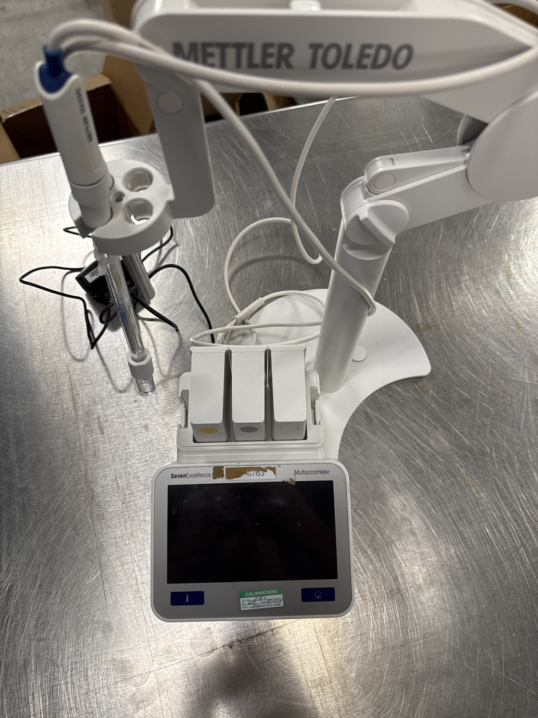 Mettler Toledo SevenExcellence Multiparameter Chemistry Analyzer 16kg Functional