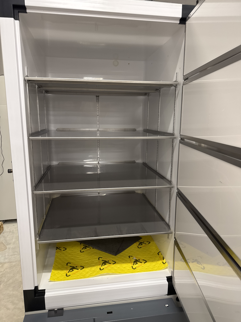 Thermo UXF50086A Ultra Low Freezer Cold Storage -86 Celsius, 30 Cu Ft