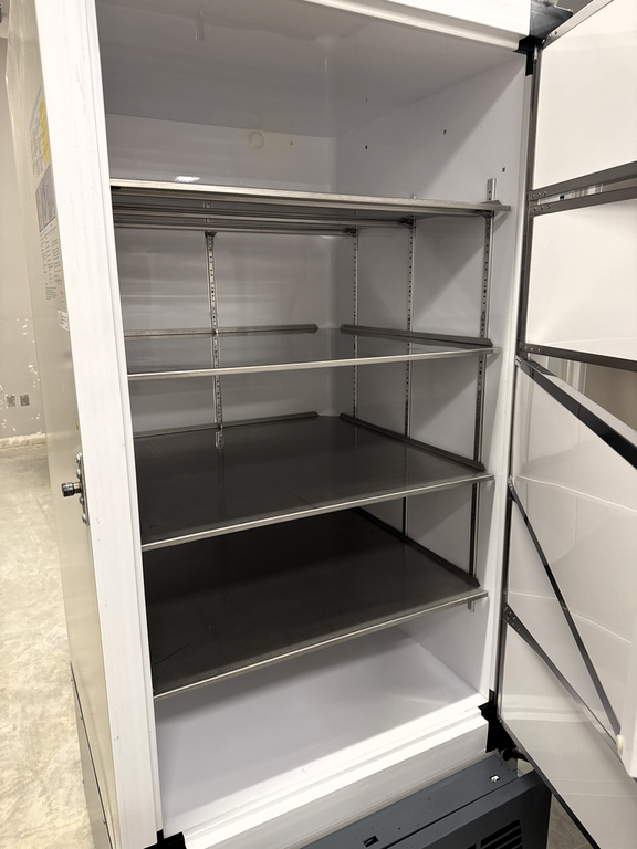 Thermo UXF50086D62 Lab Freezer High Capacity Cold Storage -80C 780 lb