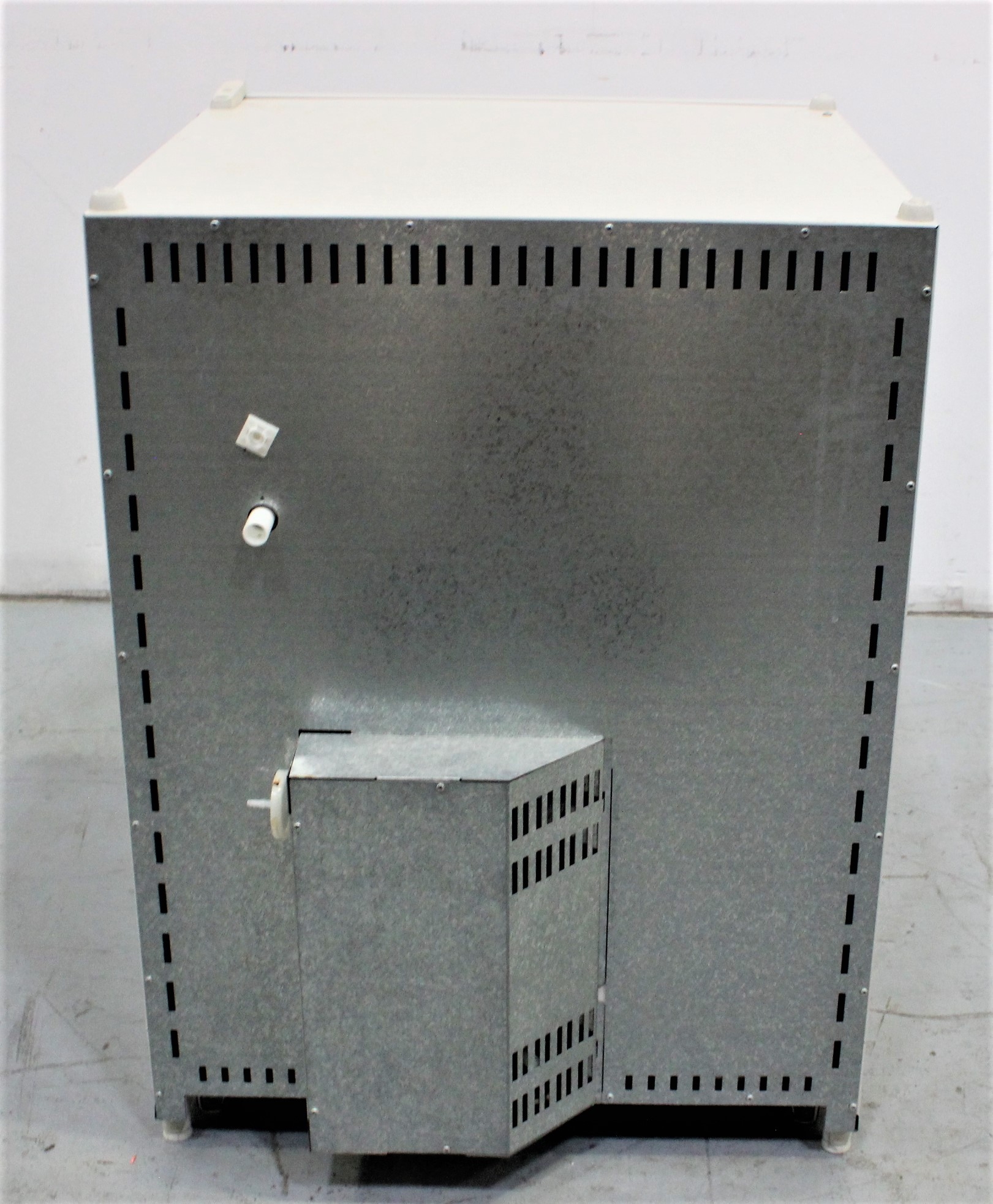 Kendro HERAcell 51013669 CO2 Incubator Cell Tissue Cultures 5.4 cu ft Used