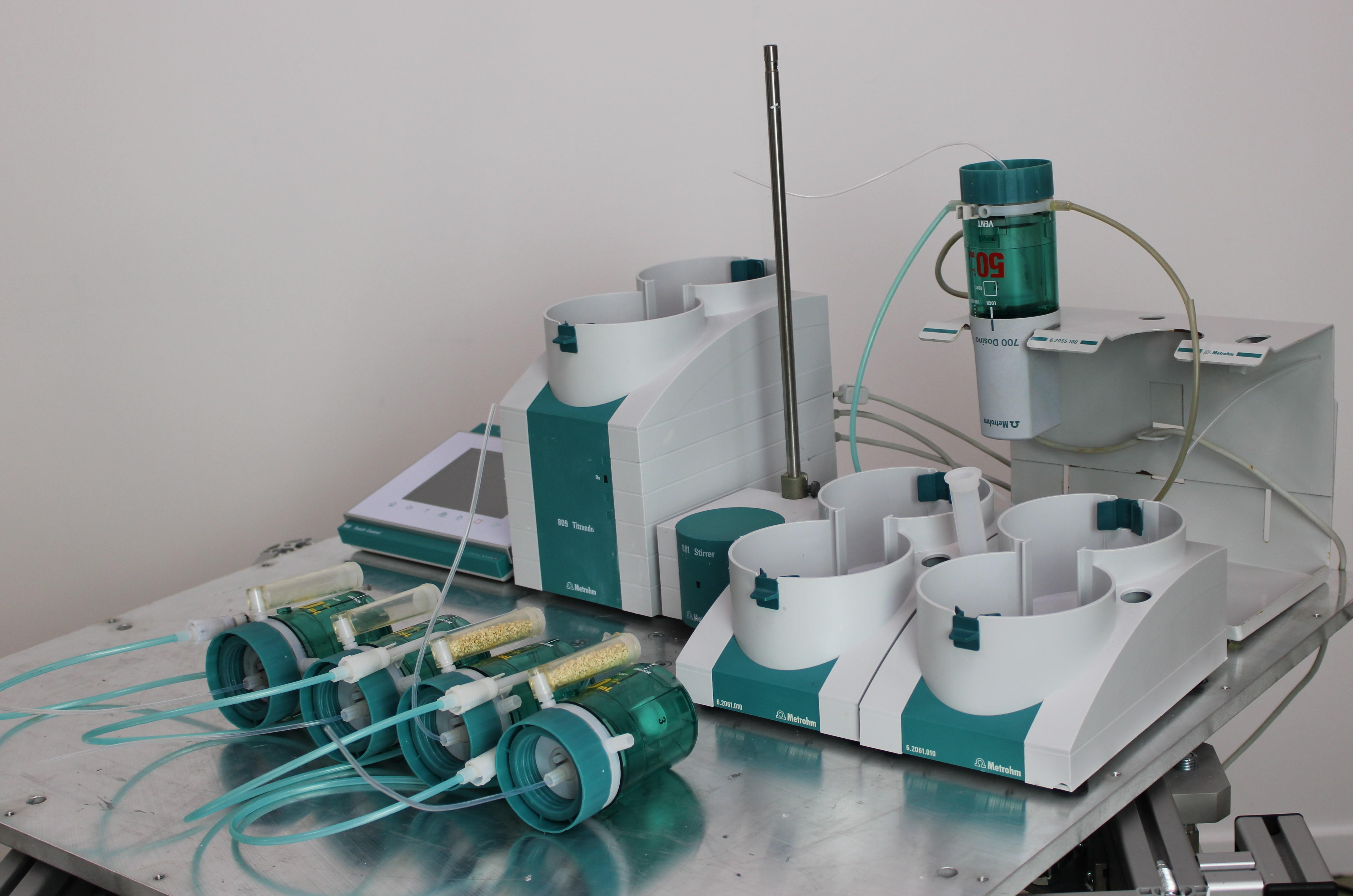 Metrohm 809 Titrando Ion Analyzer Conducts Dynamic Titration with Accessories