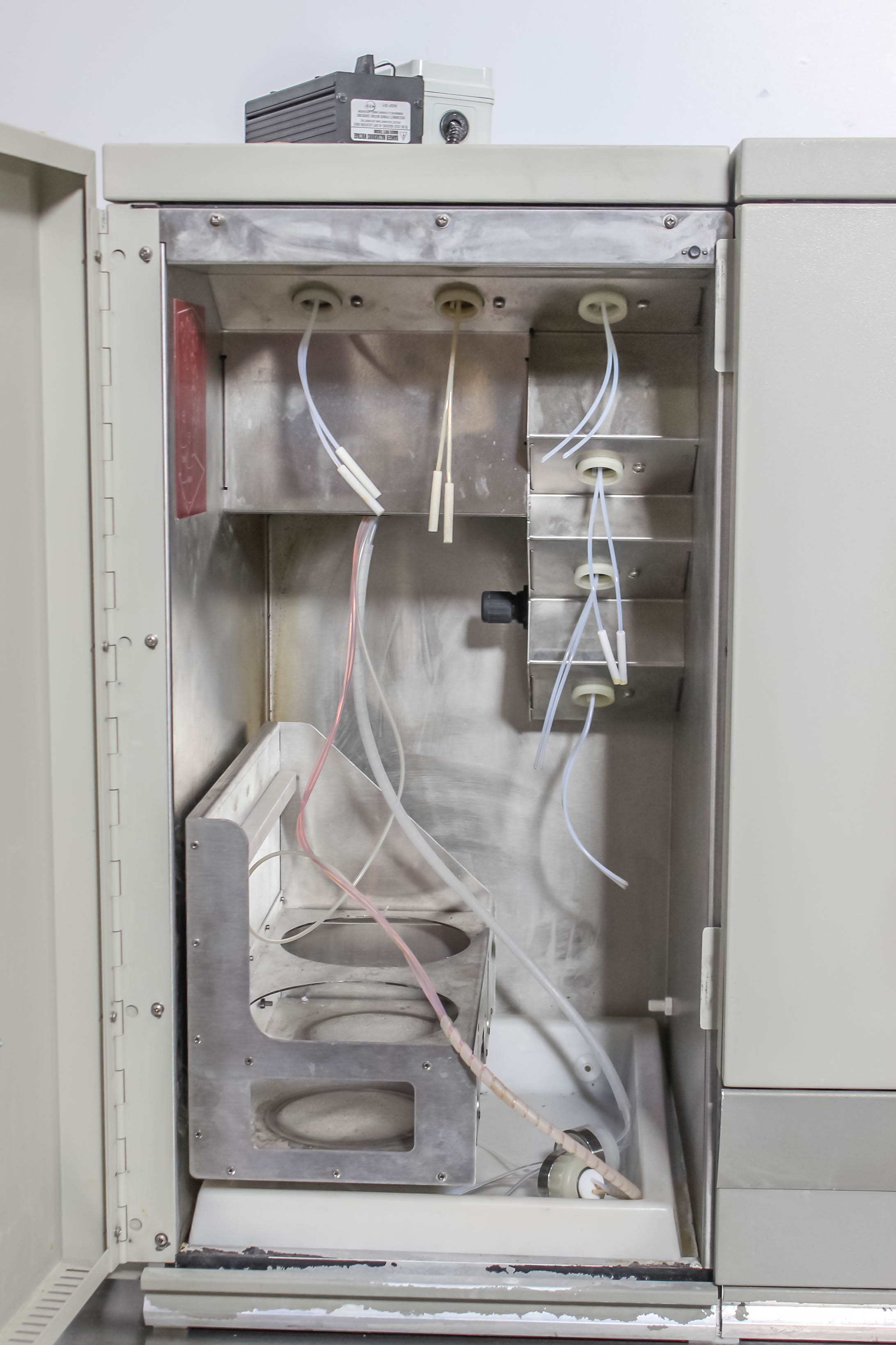 ABI Pioneer Peptide Synthesizer BioSystems Includes Computer Data Flow