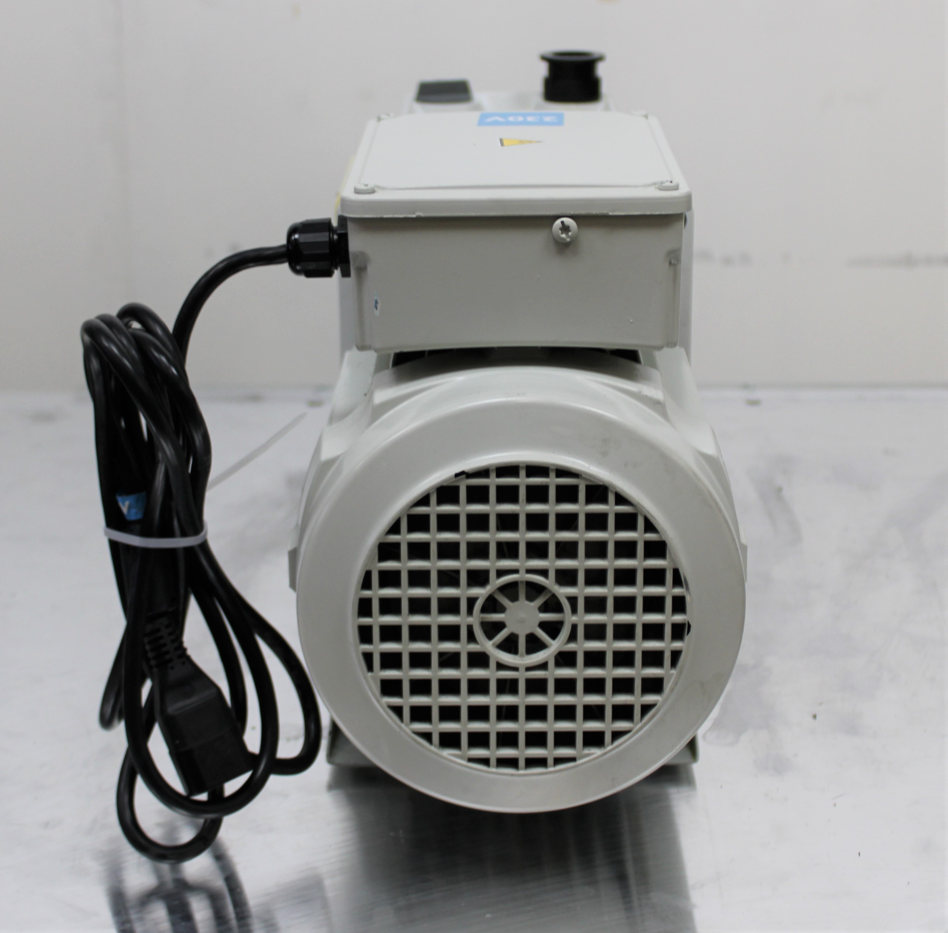 Edwards E2M28 Vacuum Pump High Vacuum 230V 50Hz/60Hz Oil Sealed System