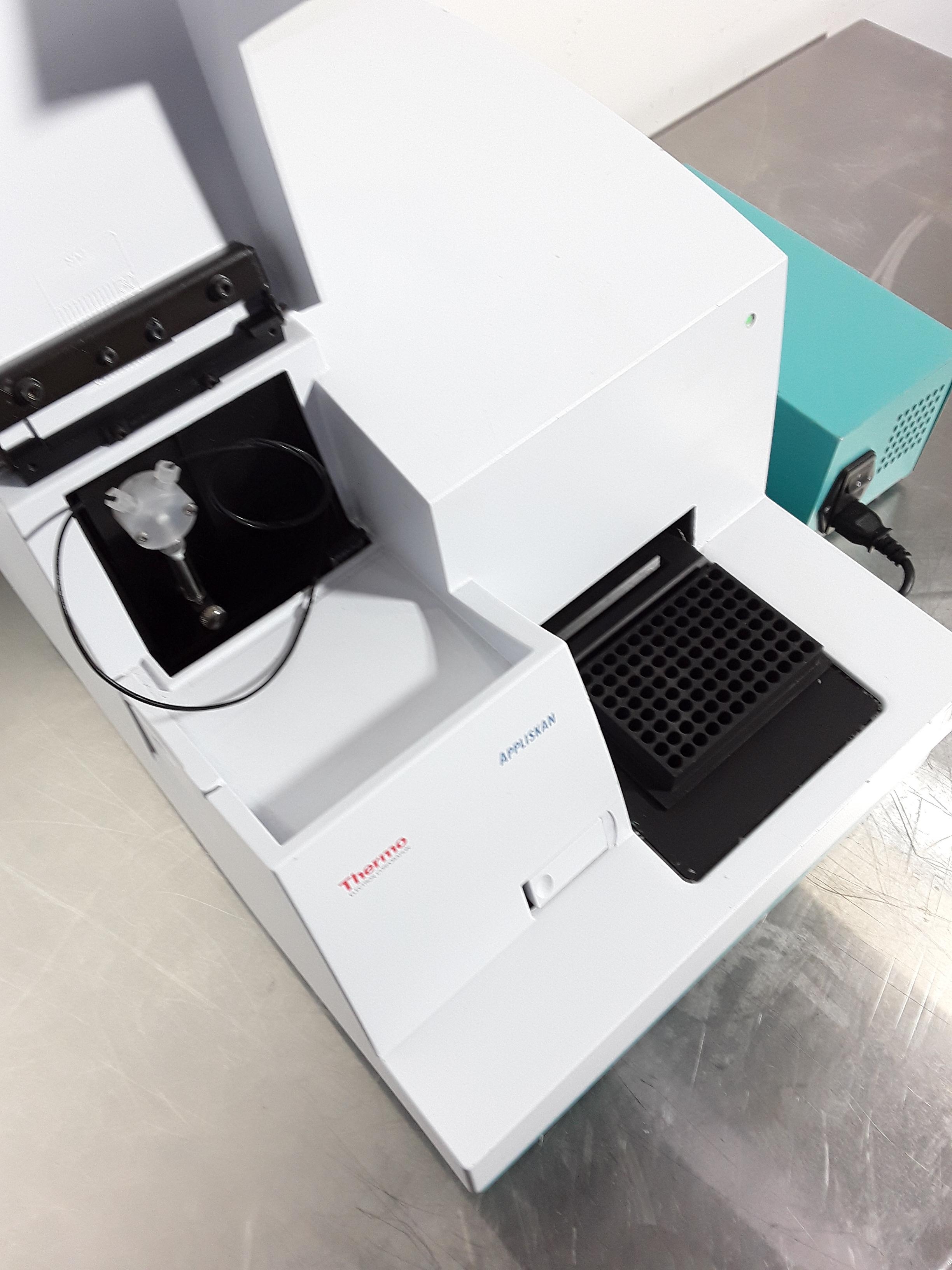 Thermo Appliskan 5230010 Multi-Mode Microplate Reader Photometric Luminometric