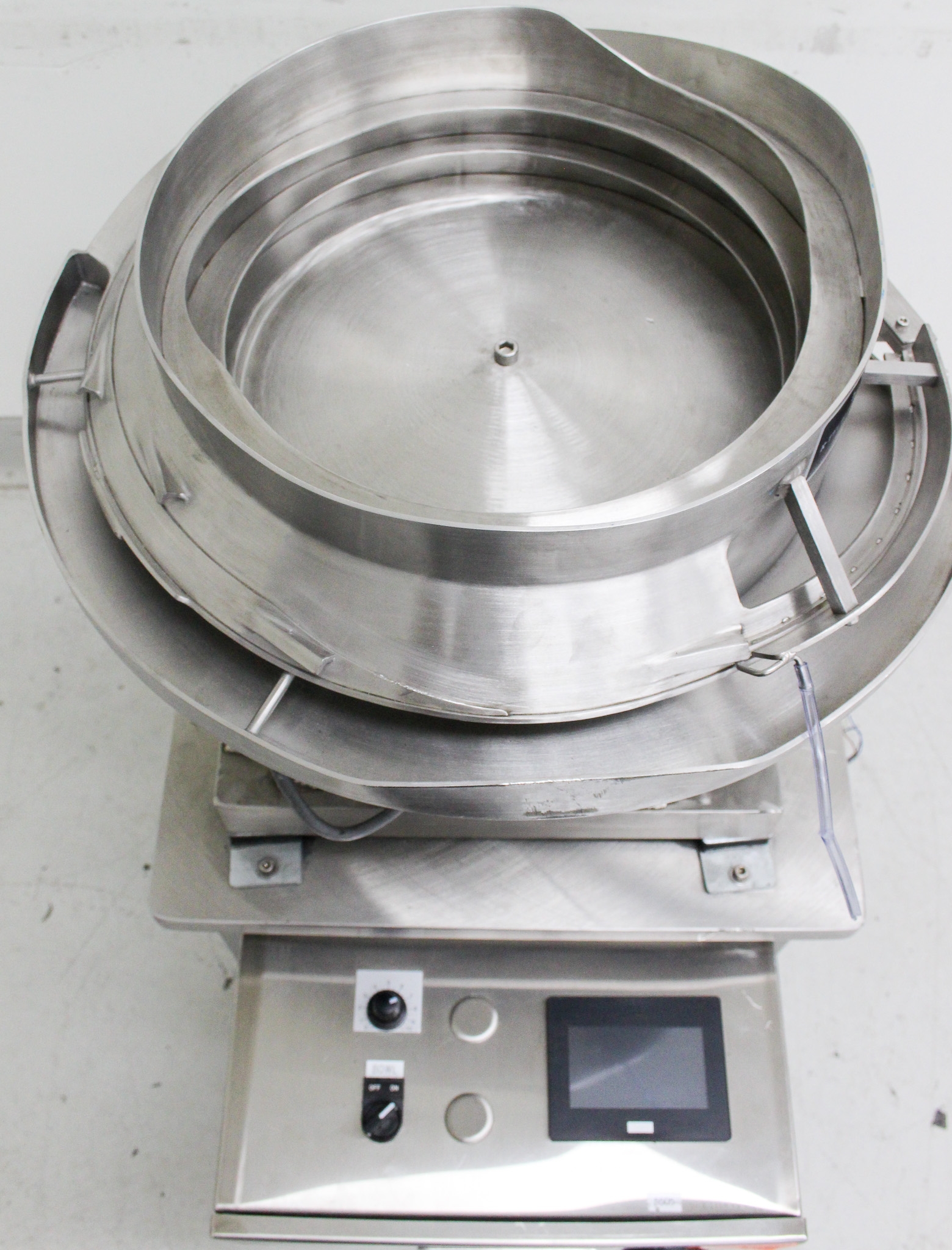 R-Tech 15-110AC-WS-BCS Vibratory Bowl Feeder for Precise Sorting 1000+SPM