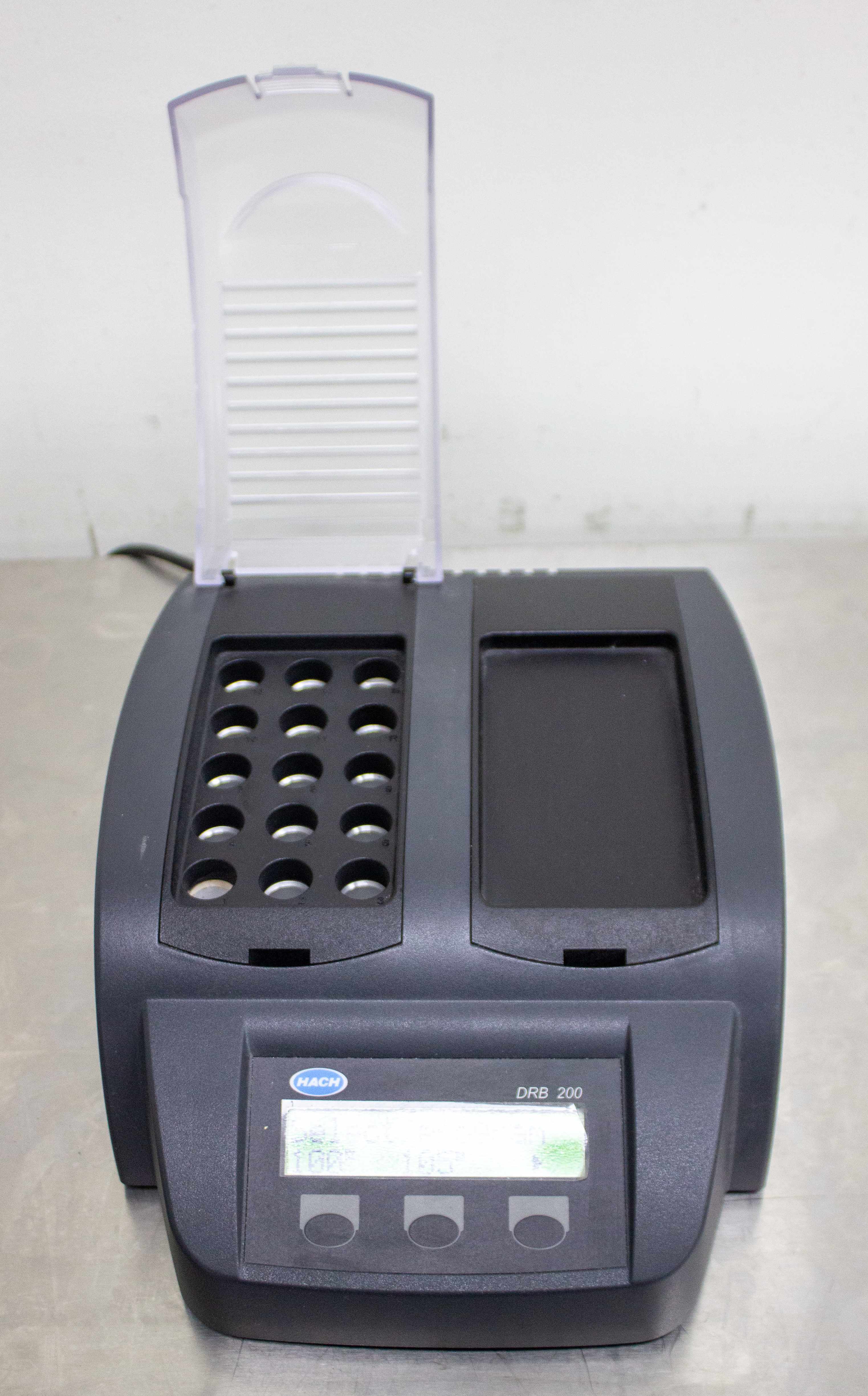 Hach DRB200 Chemistry Digital Reactor 37-165C 15 Vials Heat Block