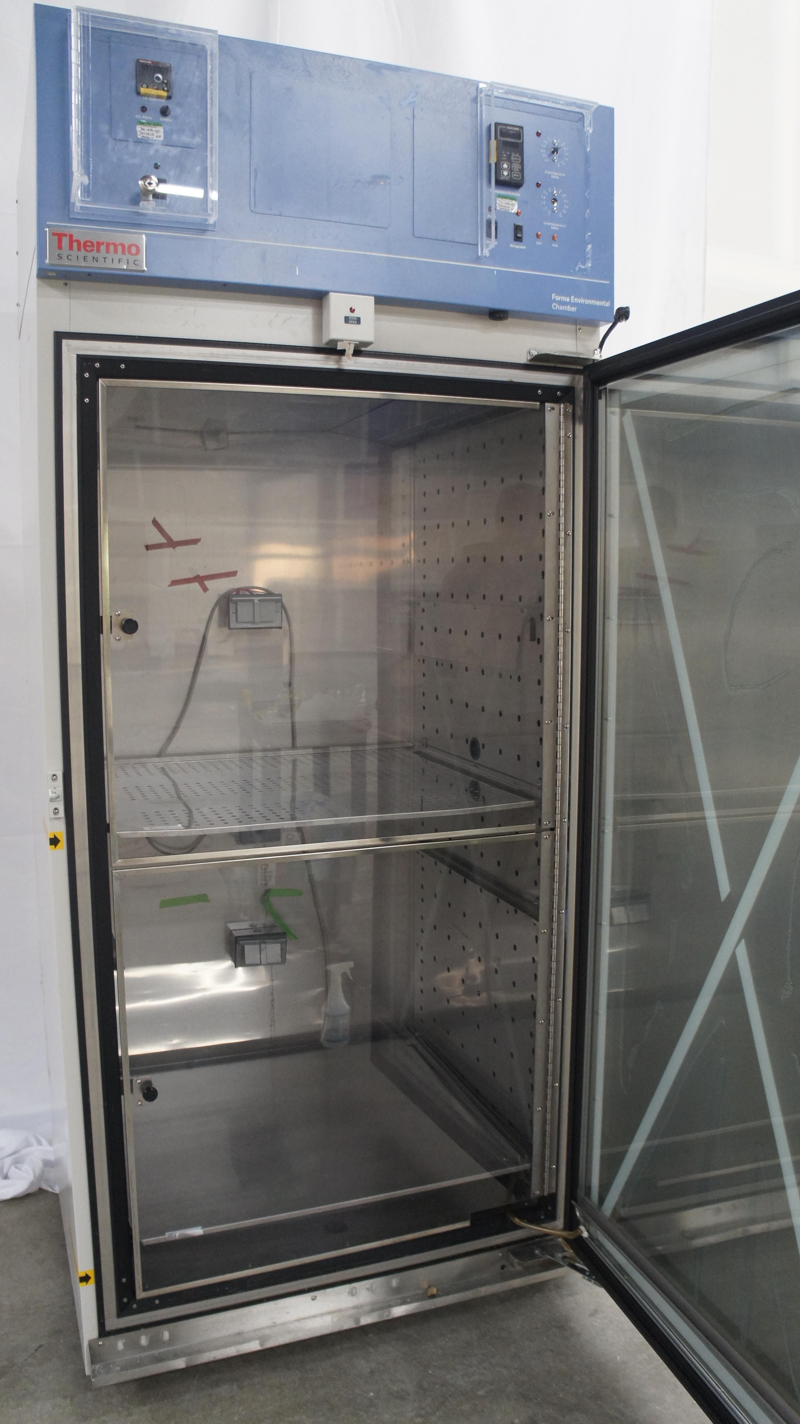 Thermo 3851/3920M Environmental Stability Chamber 29 cu ft 0C to 60C Used