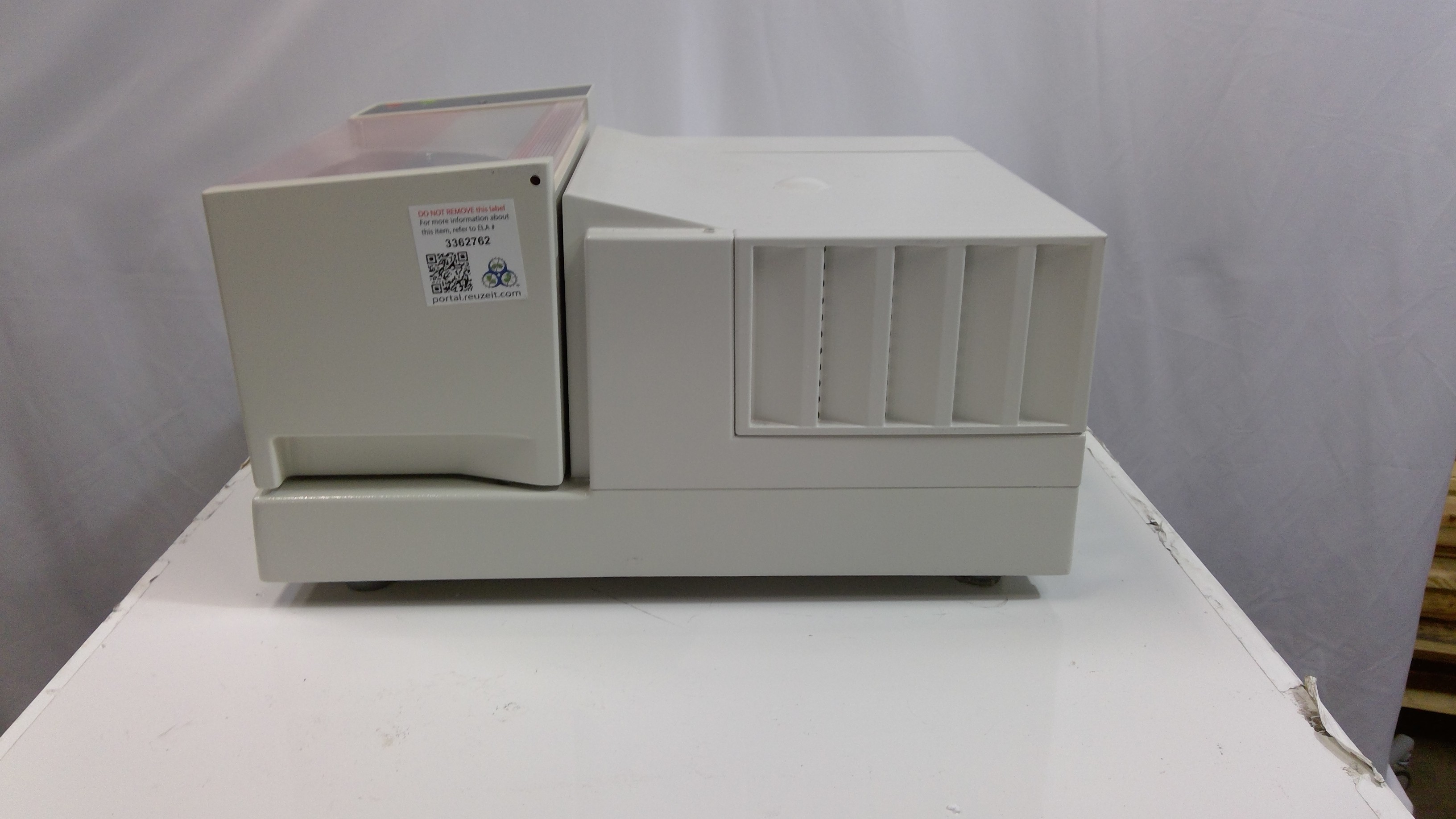 BUCHI N500 FT-NIR Spectrometer for QC & R&D Applications