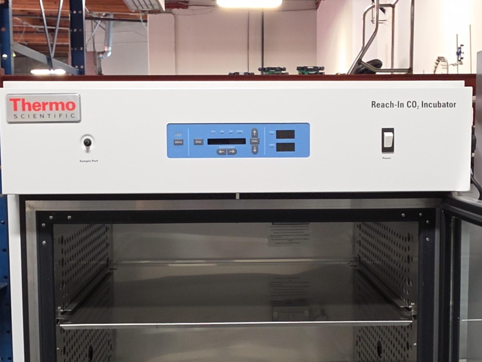 Thermo Scientific Large-Capacity Reach-In CO2 Incubator