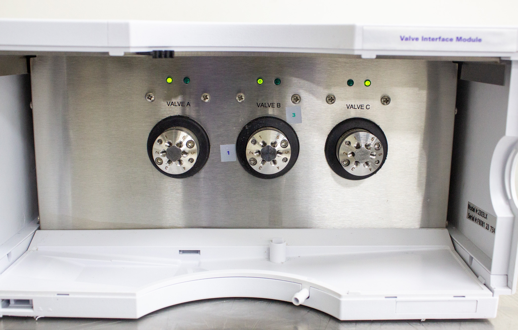 Cohesive 2303LX HPLC Valve Interface Module 3-Valves Used Needs Repair