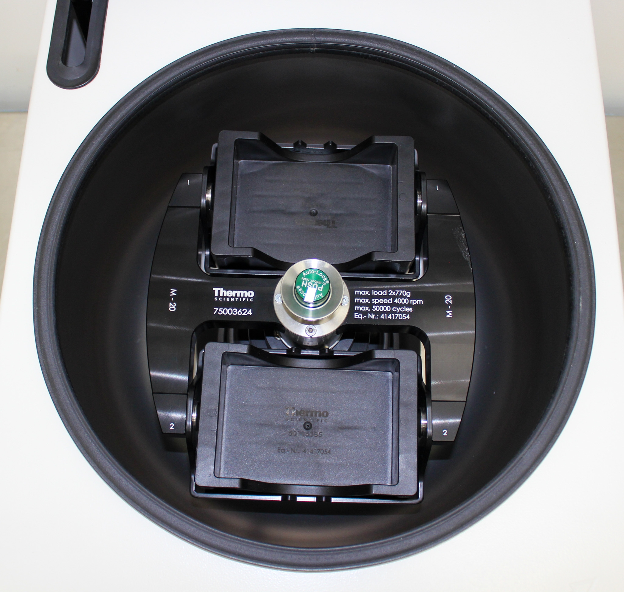 Thermo Sorvall ST 16 Benchtop Centrifuge 120V w/ Rotor Cell/Clinical Use