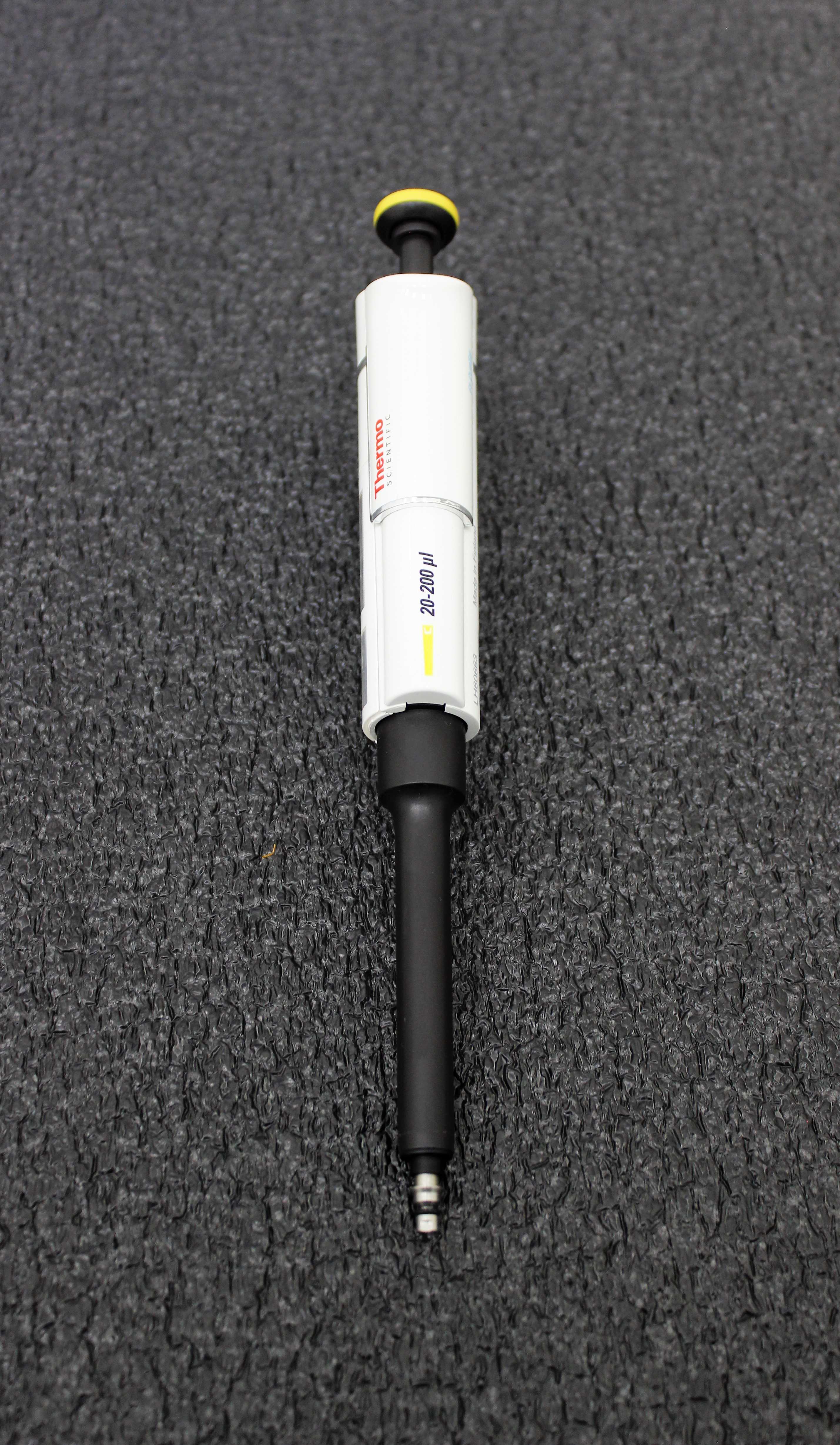 Thermo Scientific 20 - 200 ul F1-ClipTip Variable Volume Pipette Used