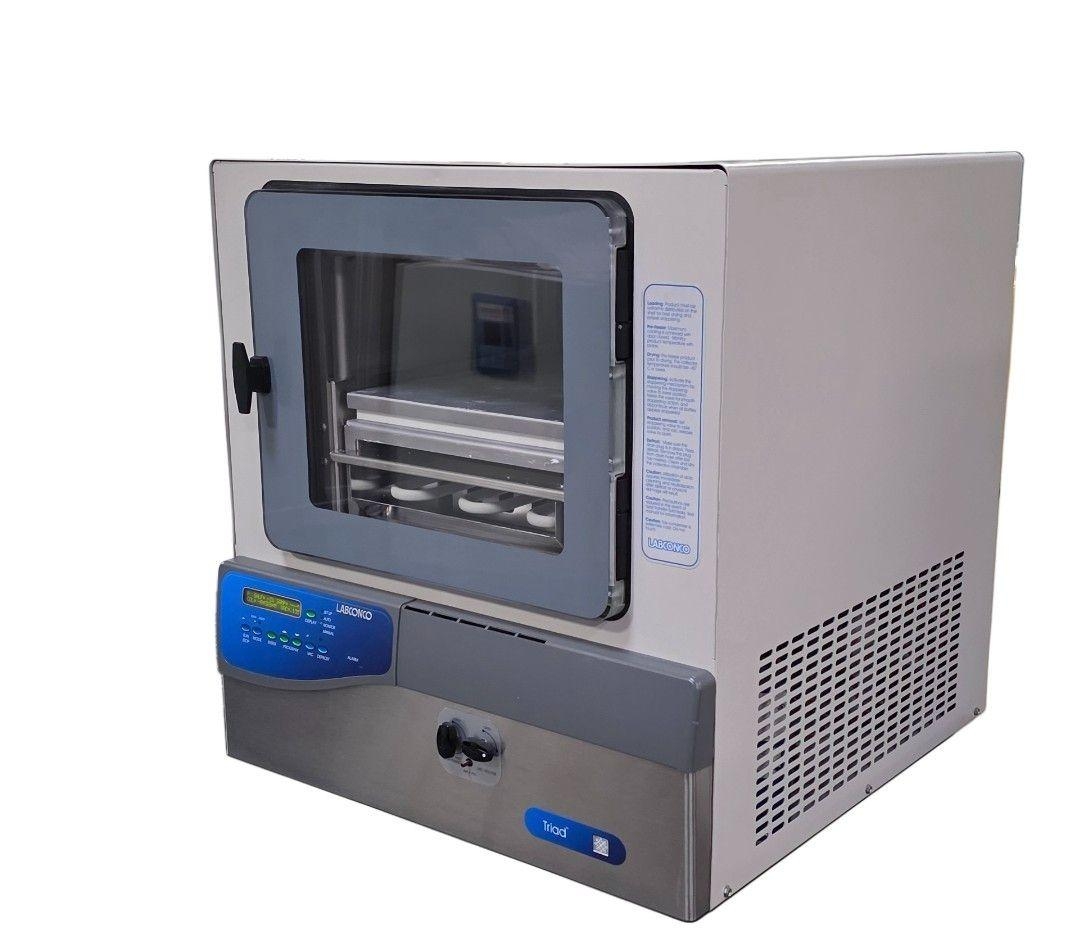 Labconco Freeze Dry System Free Zone Triad with Vacuum Pump. 