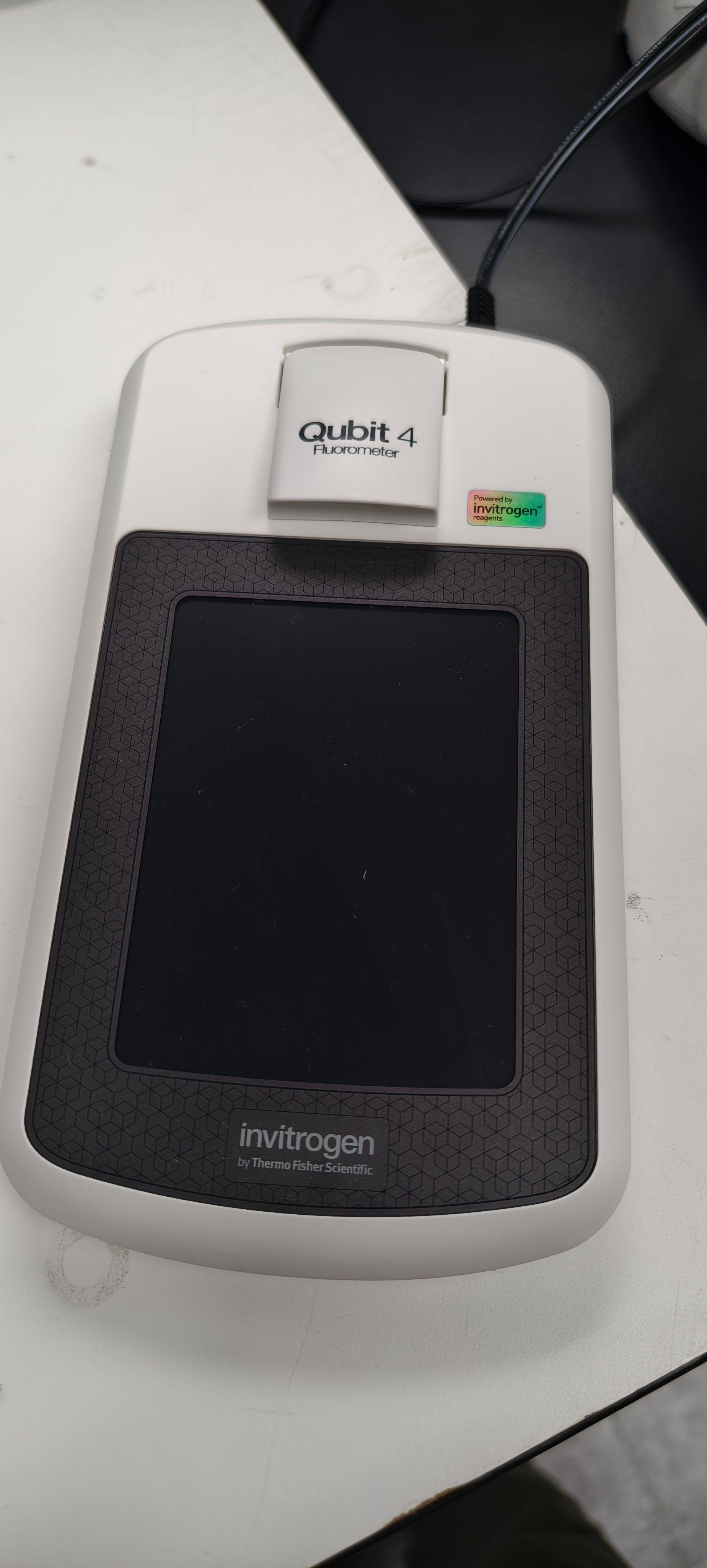 Thermo Fisher Invitrogen Qubit 4 Fluorometer